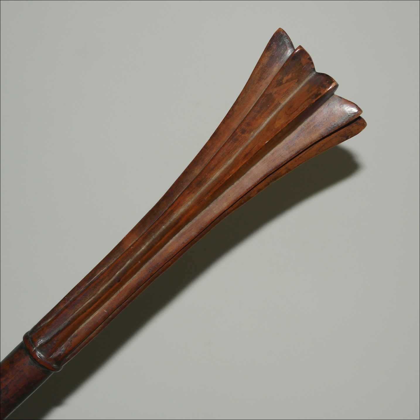 19th century Samoan club, Samoan coconut stalk club, uatongi, Samoan coconut stalk club, 19th century Polynesian art and weapons, Ethnographic antiques, artifacts and weapons, 19th century Samoan war club, 19th century Samoan and Tongan art antiques and weapons, Tongan and Samoan antique, Tongan and Samoan artifact, 19th century Tongan and Samoan artifact, Polynesian tribal art antiques and weapons gallery, Oceanic tribal art antiques and weapons gallery, ethnographic tribal art antiques and weapons gallery, 19ème siècle Samoan massue de guerre, looking to buy Tongan and Samoan tribal antiques art and weapons, buying Tongan and Samoan antiques, buying Tongan and Samoan clubs artifacts and weapons, buying Tongan and Samoan antiques