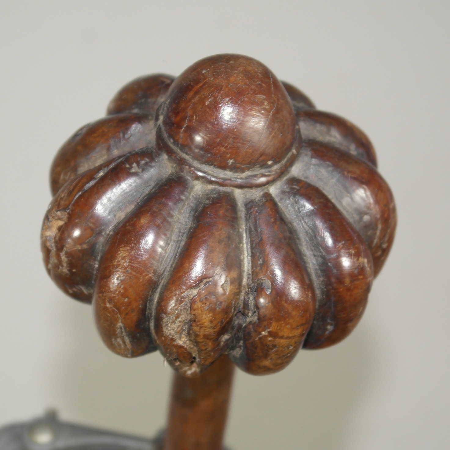19th century Fijian ula throwing club, 19th century Fijian antique, 19th century Fijian club, 19th century Fijian war club, Fijian weapon, Fijian artifact, Polynesian tribal art antiques and weapons gallery, Oceanic tribal art antiques and weapons gallery, ethnographic tribal art antiques and weapons gallery, 19ème siècle Fidji massue de guerre, looking to buy Fijian tribal antiques art and weapons, buying Fijian antiques, buying Fijian clubs artifacts and weapons, buying Fijian antiques