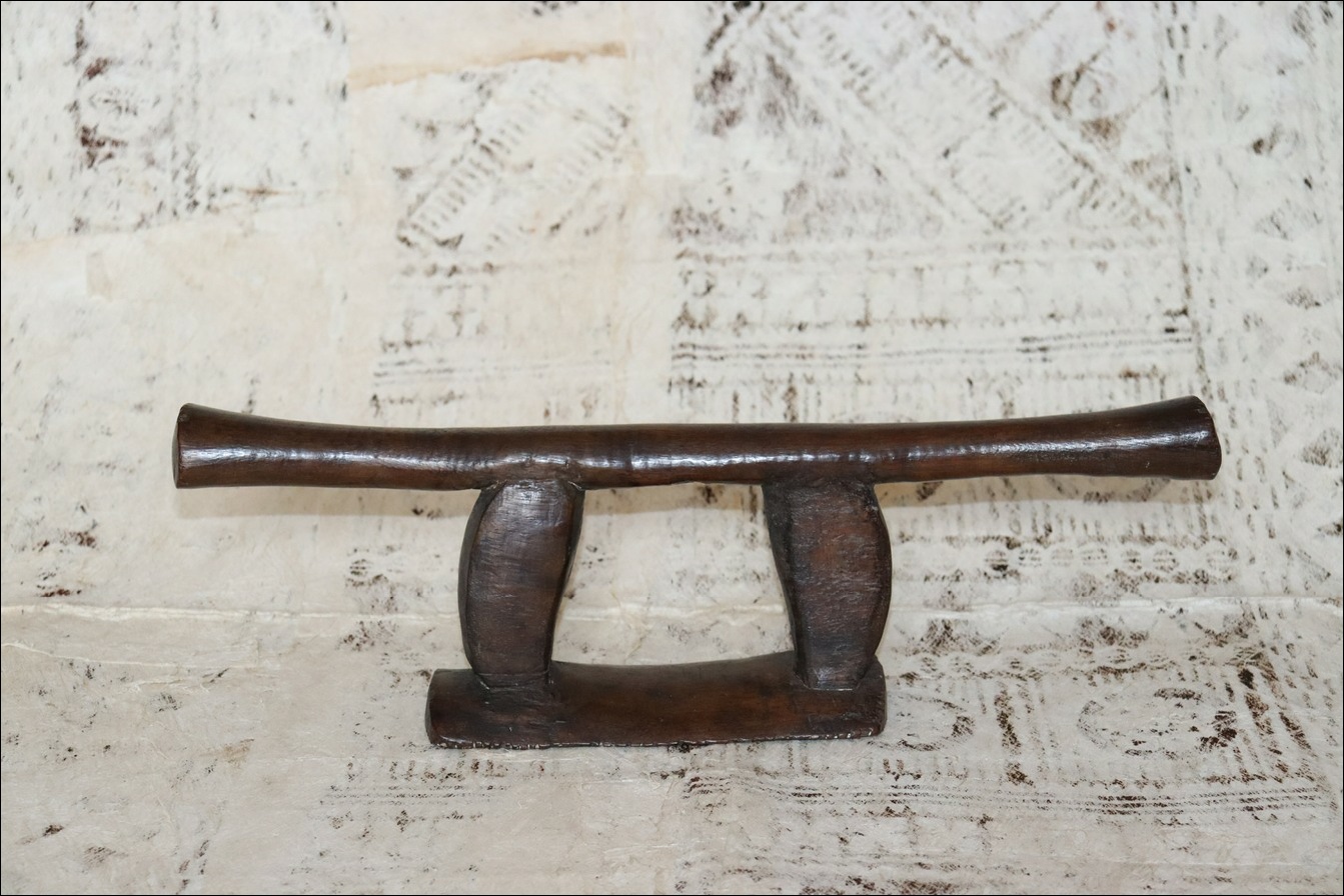 19th century Fijian kali headrest, Fijian antique, Fijian artifact, 19th century fijian artifact, Polynesian tribal art antiques and weapons gallery, Oceanic tribal art antiques and weapons gallery, ethnographic tribal art antiques and weapons gallery, 19ème siècle Fidji massue de guerre, looking to buy Fijian tribal antiques art and weapons, buying Fijian antiques, buying Fijian clubs artifacts and weapons, buying Fijian antiques