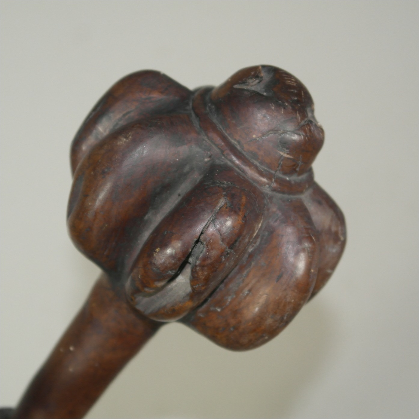 19th century Fijian ula throwing club, 19th century Fijian antique, 19th century Fijian club, 19th century Fijian war club, Fijian weapon, Fijian artifact, Polynesian tribal art antiques and weapons gallery, Oceanic tribal art antiques and weapons gallery, ethnographic tribal art antiques and weapons gallery, 19ème siècle Fidji massue de guerre, looking to buy Fijian tribal antiques art and weapons, buying Fijian antiques, buying Fijian clubs artifacts and weapons, buying Fijian antiques