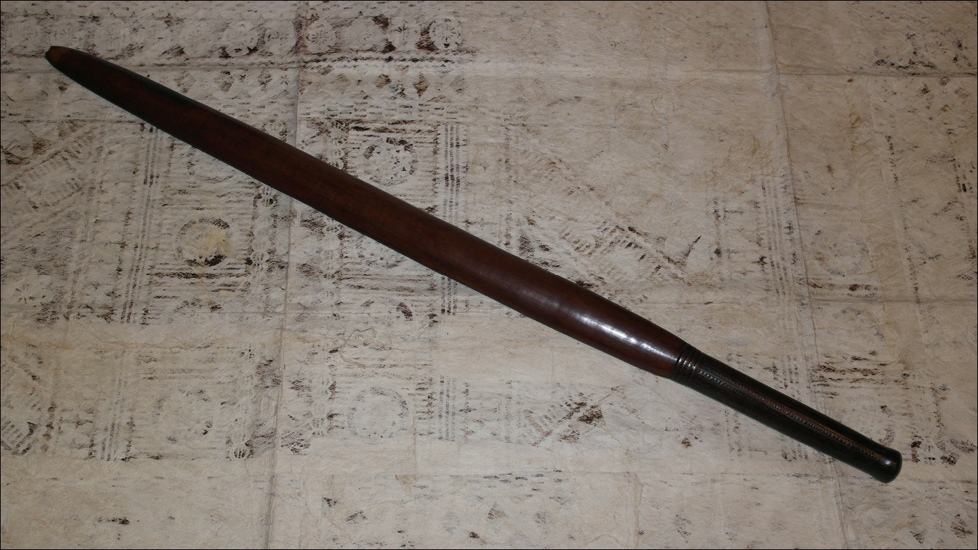 19th century Fijian paddle club, fijian weapon, beaked battle-hammer, beaked battle hammer, Fijian pineapple headed club, 19th century Fijian antique, 19th century Fijian club, 19th century Fijian war club, Fijian weapon, Fijian artifact, Polynesian tribal art antiques and weapons gallery, Oceanic tribal art antiques and weapons gallery, ethnographic tribal art antiques and weapons gallery, 19ème siècle Fidji massue de guerre, looking to buy Fijian tribal antiques art and weapons, buying Fijian antiques, buying Fijian clubs artifacts and weapons, buying Fijian antiques