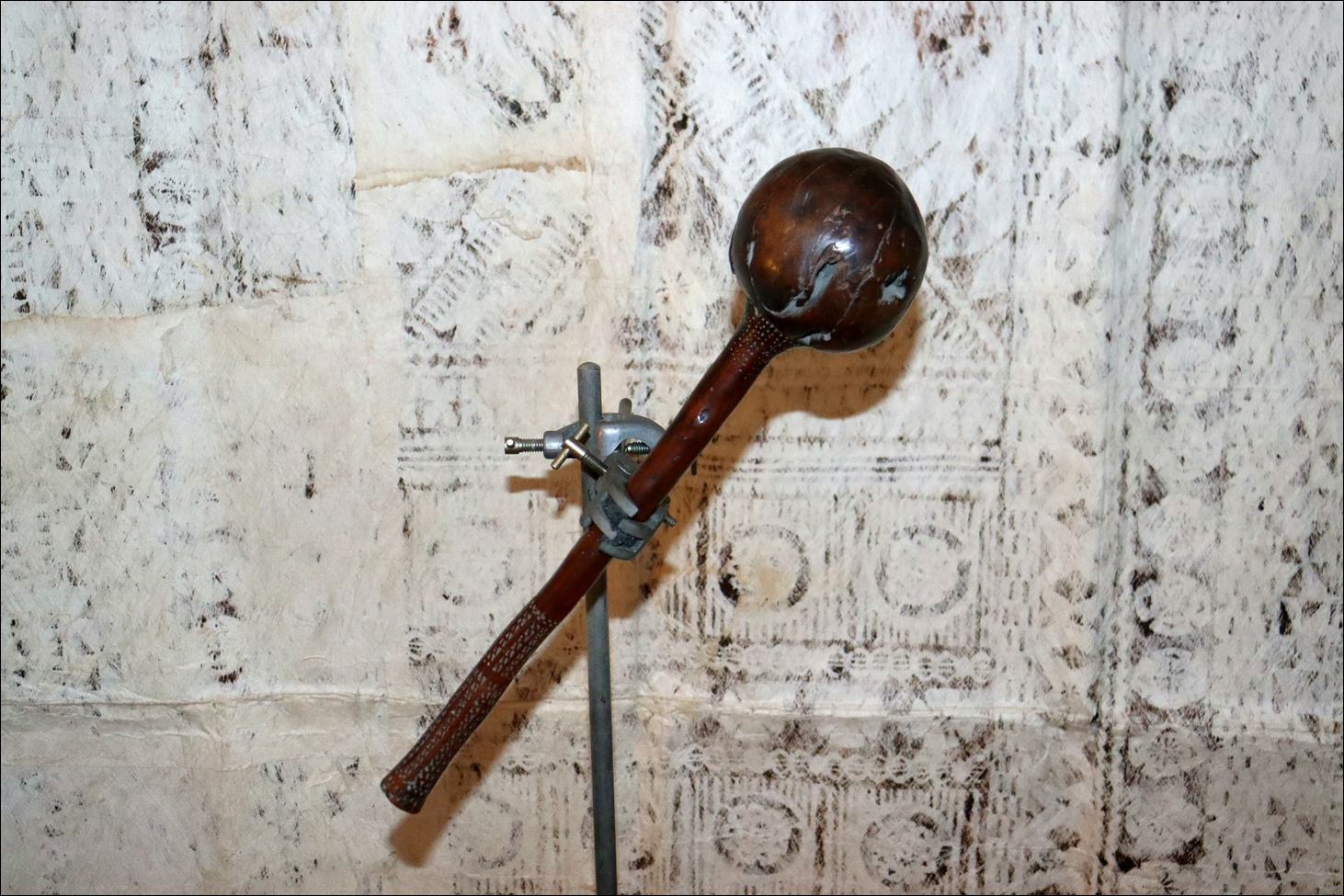 19th century Fijian ula throwing club, 19th century Fijian antique, 19th century Fijian club, 19th century Fijian war club, Fijian weapon, Fijian artifact, Polynesian tribal art antiques and weapons gallery, Oceanic tribal art antiques and weapons gallery, ethnographic tribal art antiques and weapons gallery, 19ème siècle Fidji massue de guerre, looking to buy Fijian tribal antiques art and weapons, buying Fijian antiques, buying Fijian clubs artifacts and weapons, buying Fijian antiques