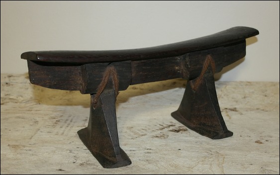 19th century Fijian kali headrest, antique Fijian headrest kali,  Fijian antique, Fijian artifact, 19th century fijian artifact, Polynesian tribal art antiques and weapons gallery, Oceanic tribal art antiques and weapons gallery, ethnographic tribal art antiques and weapons gallery, 19ème siècle Fidji massue de guerre, looking to buy Fijian tribal antiques art and weapons, buying Fijian antiques, buying Fijian clubs artifacts and weapons, buying Fijian antiques