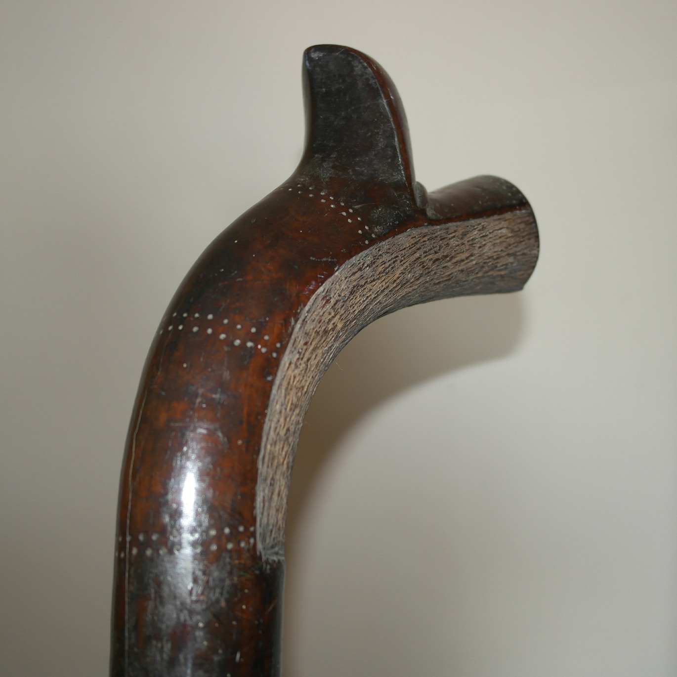 19th century Fijian kiakavo club, 19th century Fijian antique, 19th century Fijian club, 19th century Fijian war club, Fijian weapon, Fijian artifact, Polynesian tribal art antiques and weapons gallery, Oceanic tribal art antiques and weapons gallery, ethnographic tribal art antiques and weapons gallery, 19ème siècle Fidji massue de guerre, looking to buy Fijian tribal antiques art and weapons, buying Fijian antiques, buying Fijian clubs artifacts and weapons, buying Fijian antiques