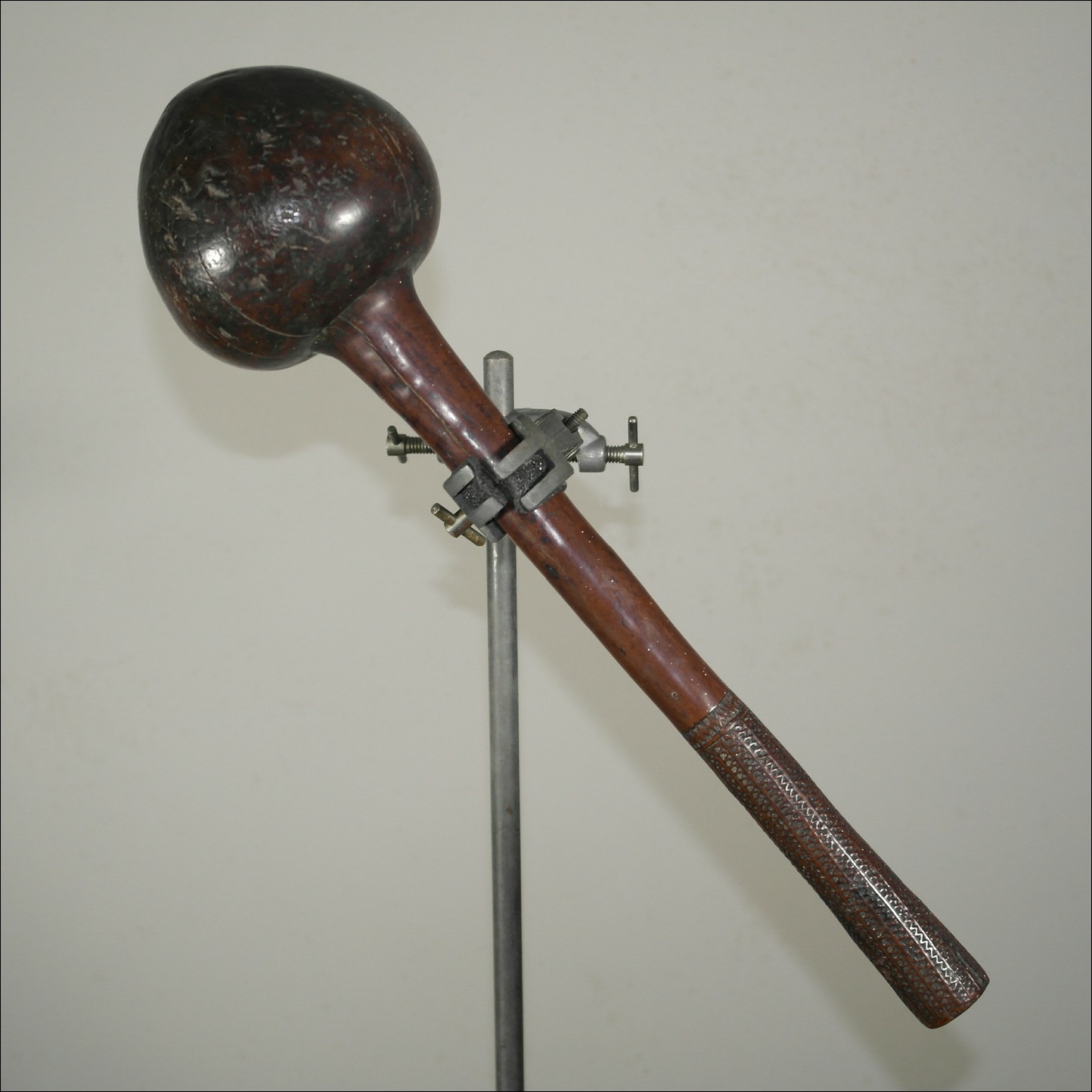 19th century Fijian ula throwing club, 19th century Fijian antique, 19th century Fijian club, 19th century Fijian war club, Fijian weapon, Fijian artifact, Polynesian tribal art antiques and weapons gallery, Oceanic tribal art antiques and weapons gallery, ethnographic tribal art antiques and weapons gallery, 19ème siècle Fidji massue de guerre, looking to buy Fijian tribal antiques art and weapons, buying Fijian antiques, buying Fijian clubs artifacts and weapons, buying Fijian antiques