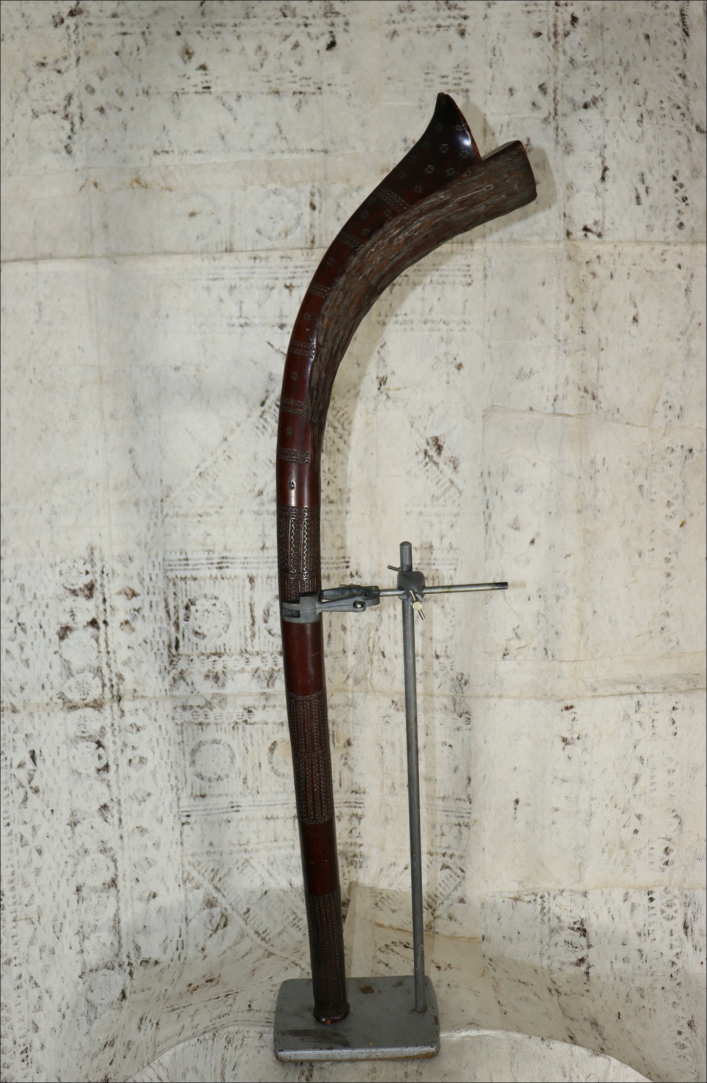 19th century Fijian gata club, 19th century Fijian antique, 19th century Fijian club, 19th century Fijian war club, Fijian weapon, Fijian artifact, Polynesian tribal art antiques and weapons gallery, Oceanic tribal art antiques and weapons gallery, ethnographic tribal art antiques and weapons gallery, 19ème siècle Fidji massue de guerre, looking to buy Fijian tribal antiques art and weapons, buying Fijian antiques, buying Fijian clubs artifacts and weapons, buying Fijian antiques