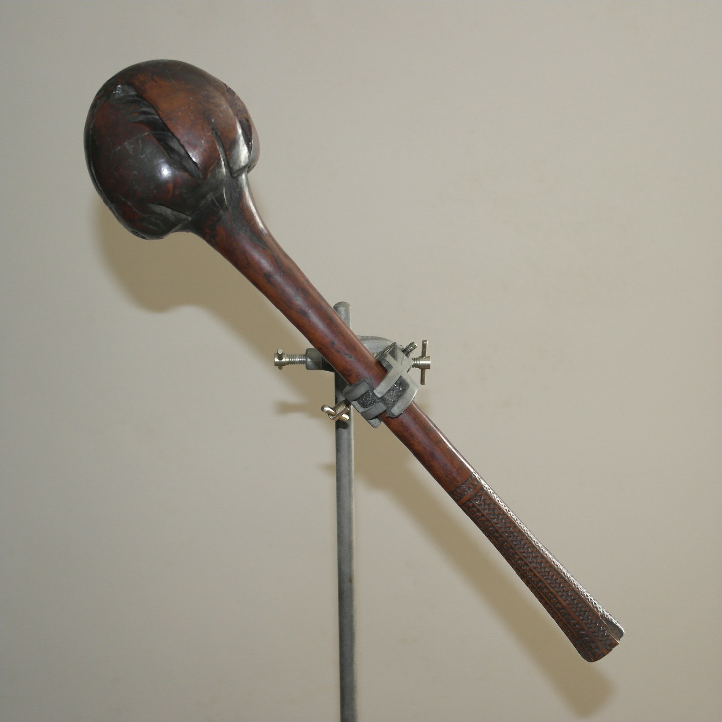 19th century Fijian ula throwing club, 19th century Fijian antique, 19th century Fijian club, 19th century Fijian war club, Fijian weapon, Fijian artifact, Polynesian tribal art antiques and weapons gallery, Oceanic tribal art antiques and weapons gallery, ethnographic tribal art antiques and weapons gallery, 19ème siècle Fidji massue de guerre, looking to buy Fijian tribal antiques art and weapons, buying Fijian antiques, buying Fijian clubs artifacts and weapons, buying Fijian antiques