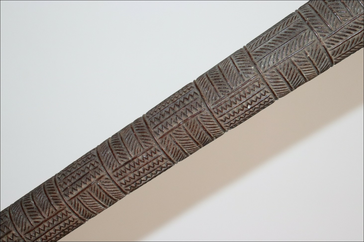 19th century Tongan povai club, Akau tau, apa apai club, 19th century Polynesian art and weapons, Ethnographic antiques, artifacts and weapons, 19th century Tongan war club, 19th century Tongan art antiques and weapons, Tongan antique, 19th century Tongan artifact, Polynesian tribal art antiques and weapons gallery, Oceanic tribal art antiques and weapons gallery, ethnographic tribal art antiques and weapons gallery, 19ème siècle Tongan massue de guerre, looking to buy Tongan and Samoan tribal antiques art and weapons, buying Tongan and Samoan antiques, buying Tongan and Samoan clubs artifacts and weapons, buying Tongan and Samoan antiques