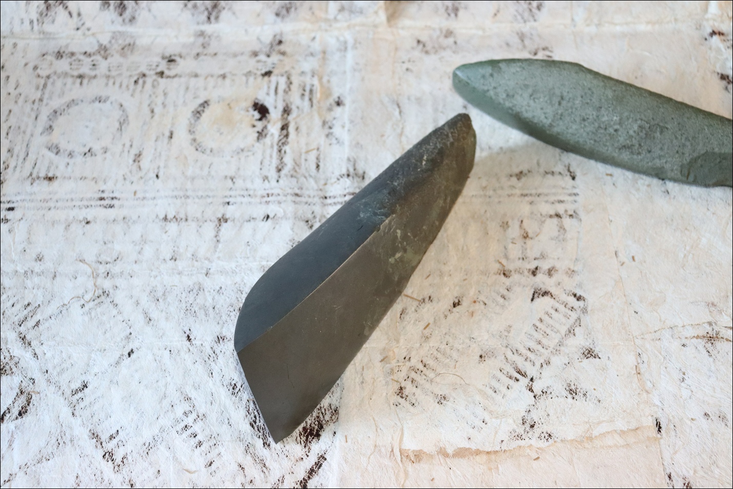 19th century toki adze, Maori antique, Maori artifact, 19th century maori carving, 19th century Maori antique, 19th century Maori artifact, polynesian tribal art antiques and weapons gallery, oceanic tribal art antiques and weapons gallery, ethnographic tribal art antiques and weapons gallery, 19ème siècle Maoris massue de guerre, looking to buy tribal antiques art and weapons, buying Maori antiques, buying Maori clubs, artifacts and weapons, buying Maori antiques, buying Maori clubs and artifacts, selling Maori antiques, selling Maori clubs and artifacts