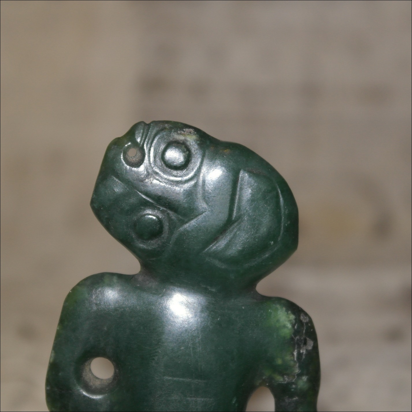 19th century Maori greenstone tiki, greenstone, antique maori pendant, nephrite, maori antique, maori antique, antique maori pounamu pendant, maori artifact, greenstone pekapeka, 19th century maori tiki, hei tiki, antuque maori, maori artifact, maori club, polynesian tribal art antiques and weapons gallery, oceanic tribal art antiques and weapons gallery, ethnographic tribal art antiques and weapons gallery, 19ème siècle Maoris massue de guerre