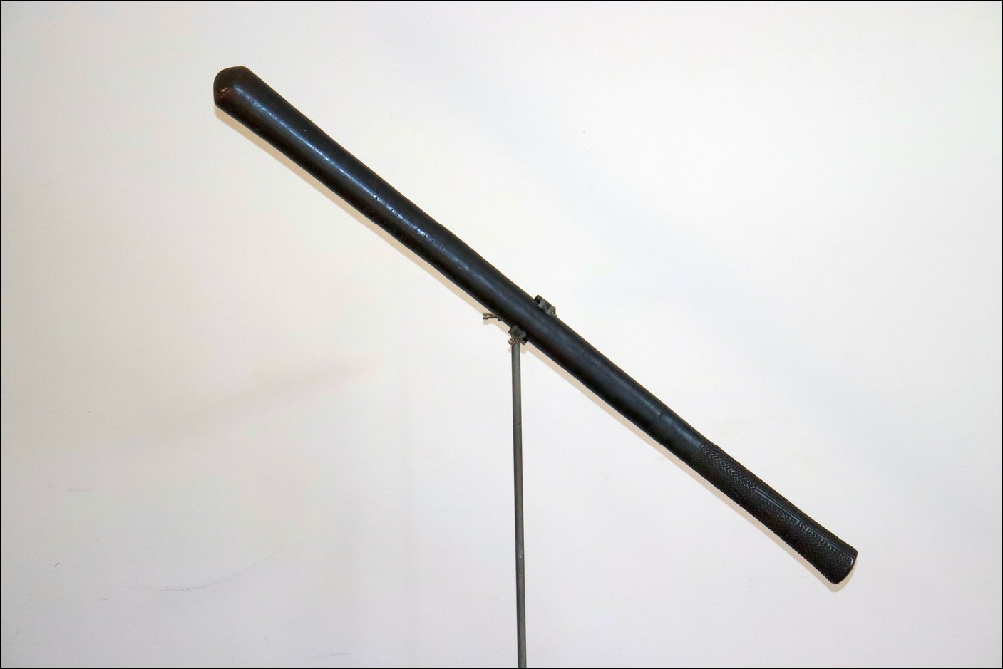 19th century fijian bowai club, 19th century Fijian antique, 19th century Fijian club, 19th century Fijian war club, Fijian weapon, Fijian artifact, Polynesian tribal art antiques and weapons gallery, Oceanic tribal art antiques and weapons gallery, ethnographic tribal art antiques and weapons gallery, 19ème siècle Fidji massue de guerre, looking to buy Fijian tribal antiques art and weapons, buying Fijian antiques, buying Fijian clubs artifacts and weapons, buying Fijian antiques