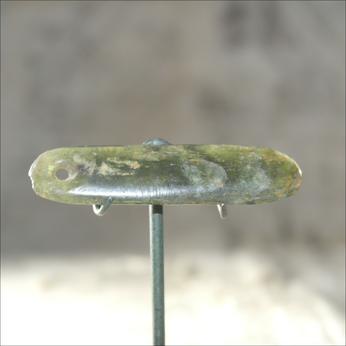 19th century Maori greenstone kuru pendant, Maori tribal art antiques and weapons gallery, 19th century Maori greenstone pendant, antique Maori pendant, nephrite, maori antique, antique maori pounamu pendant
