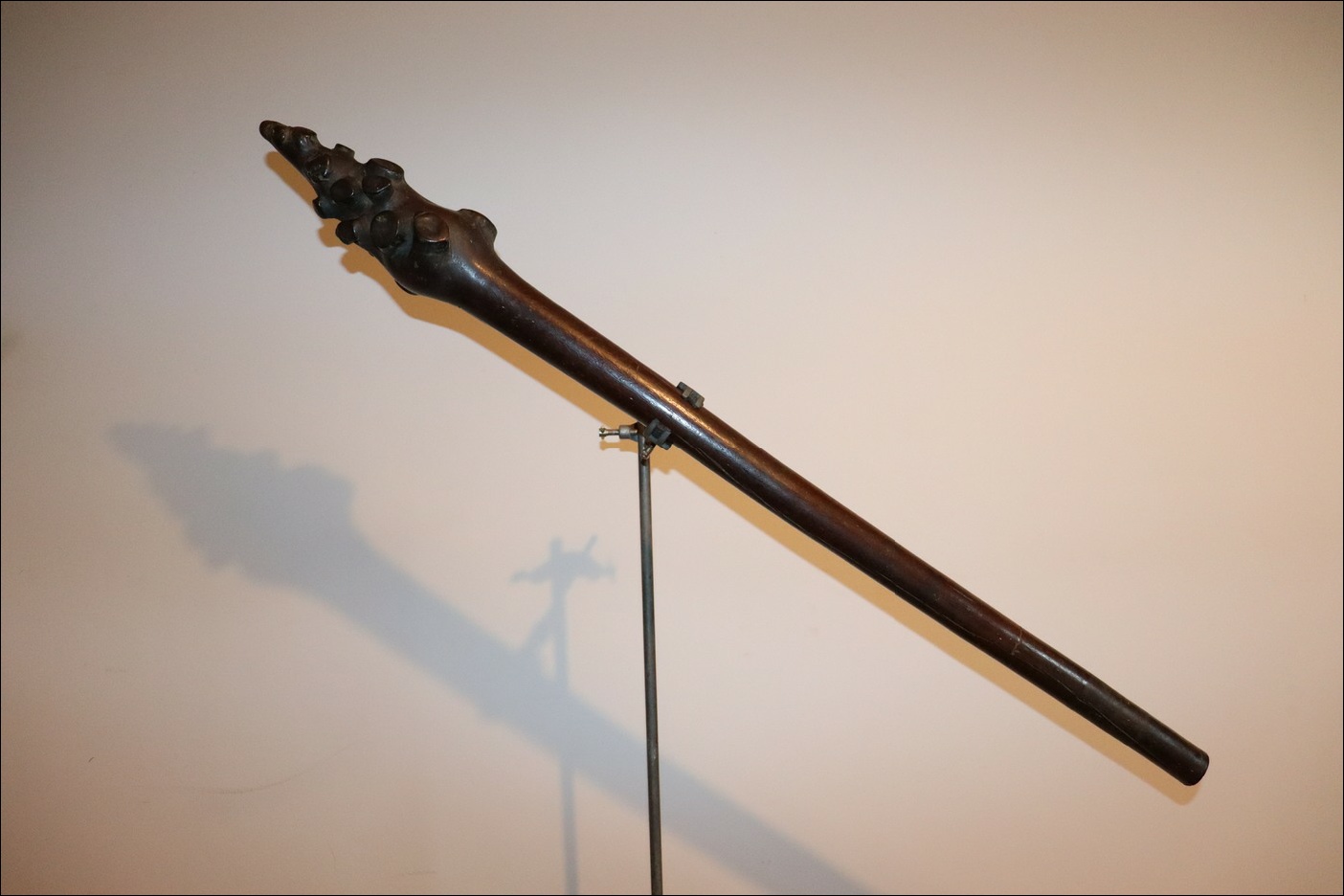 19th century Fijian vunikau club, Vunikau-bulibuli-sevaro, fijian vunikau, 19th century Fijian antique, 19th century Fijian club, 19th century Fijian war club, Fijian weapon, Fijian artifact, Polynesian tribal art antiques and weapons gallery, Oceanic tribal art antiques and weapons gallery, ethnographic tribal art antiques and weapons gallery, 19ème siècle Fidji massue de guerre, looking to buy Fijian tribal antiques art and weapons, buying Fijian antiques, buying Fijian clubs artifacts and weapons, buying Fijian antiques