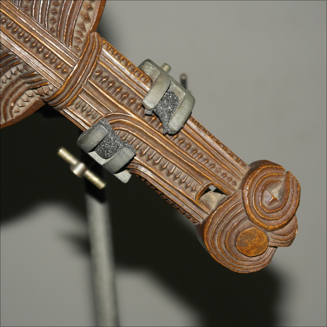 19th century Maori kotiate hand club, 19th century Maori weapon, Maori antique club, Maori artifact, Polynesian weapons and antiques gallery, Oceanic art antiques and weapons, Maori war club, 19ème siècle Maoris massue de guerre, looking to buy tribal antiques art and weapons, buying Maori antiques, buying Maori clubs artifacts and weapons, buying Maori antiques, buying Maori clubs and artifacts