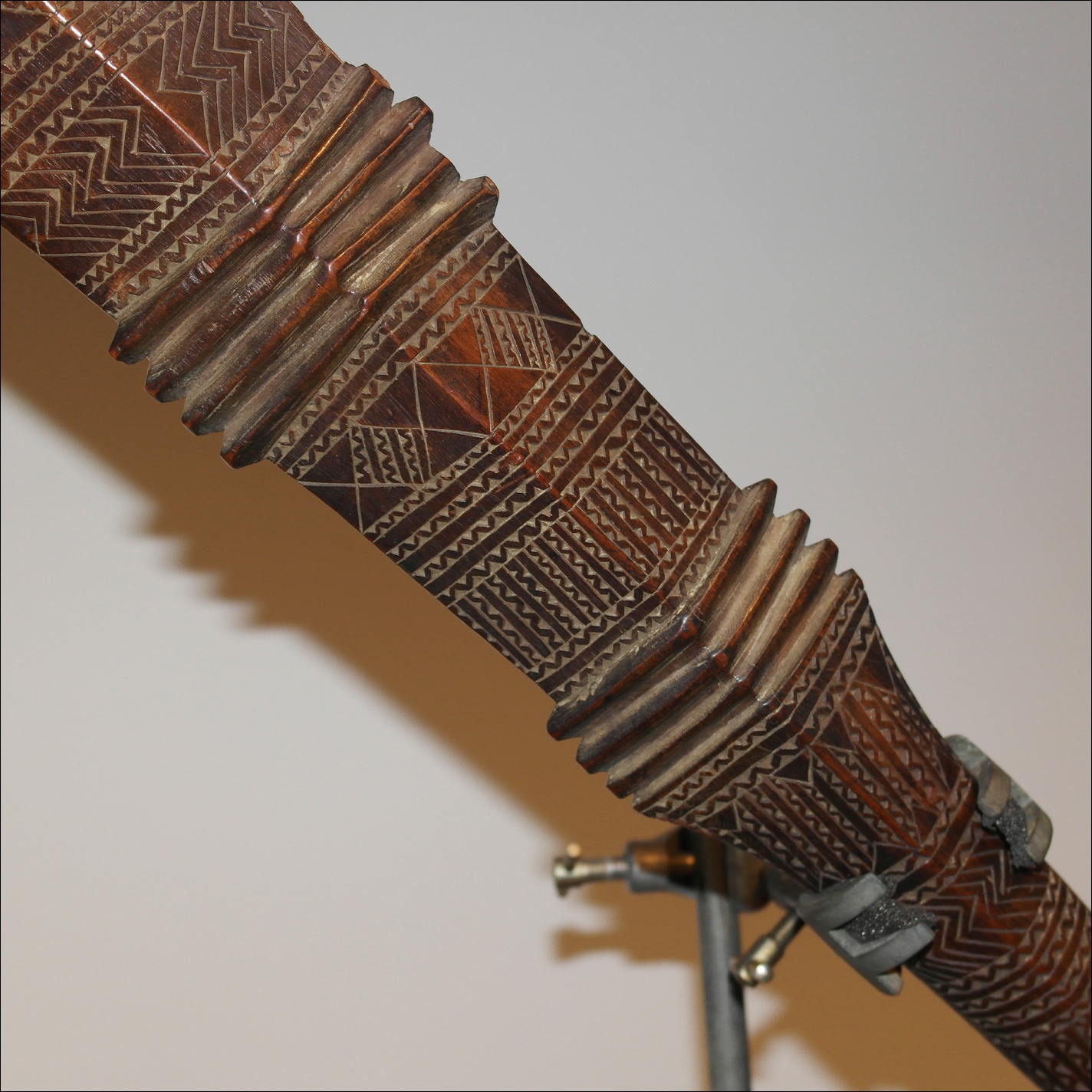 19th century Samoan club, Samoan coconut stalk club, uatongi, Samoan coconut stalk club, 19th century Polynesian art and weapons, Ethnographic antiques, artifacts and weapons, 19th century Samoan war club, 19th century Samoan and Tongan art antiques and weapons, Tongan and Samoan antique, Tongan and Samoan artifact, 19th century Tongan and Samoan artifact, Polynesian tribal art antiques and weapons gallery, Oceanic tribal art antiques and weapons gallery, ethnographic tribal art antiques and weapons gallery, 19ème siècle Samoan massue de guerre, looking to buy Tongan and Samoan tribal antiques art and weapons, buying Tongan and Samoan antiques, buying Tongan and Samoan clubs artifacts and weapons, buying Tongan and Samoan antiques