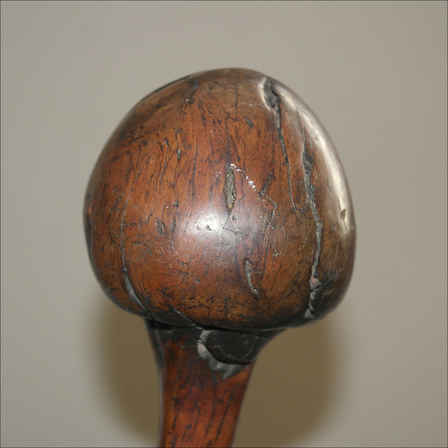 19th century Fijian ula throwing club, 19th century Fijian antique, 19th century Fijian club, 19th century Fijian war club, Fijian weapon, Fijian artifact, Polynesian tribal art antiques and weapons gallery, Oceanic tribal art antiques and weapons gallery, ethnographic tribal art antiques and weapons gallery, 19ème siècle Fidji massue de guerre, looking to buy Fijian tribal antiques art and weapons, buying Fijian antiques, buying Fijian clubs artifacts and weapons, buying Fijian antiques