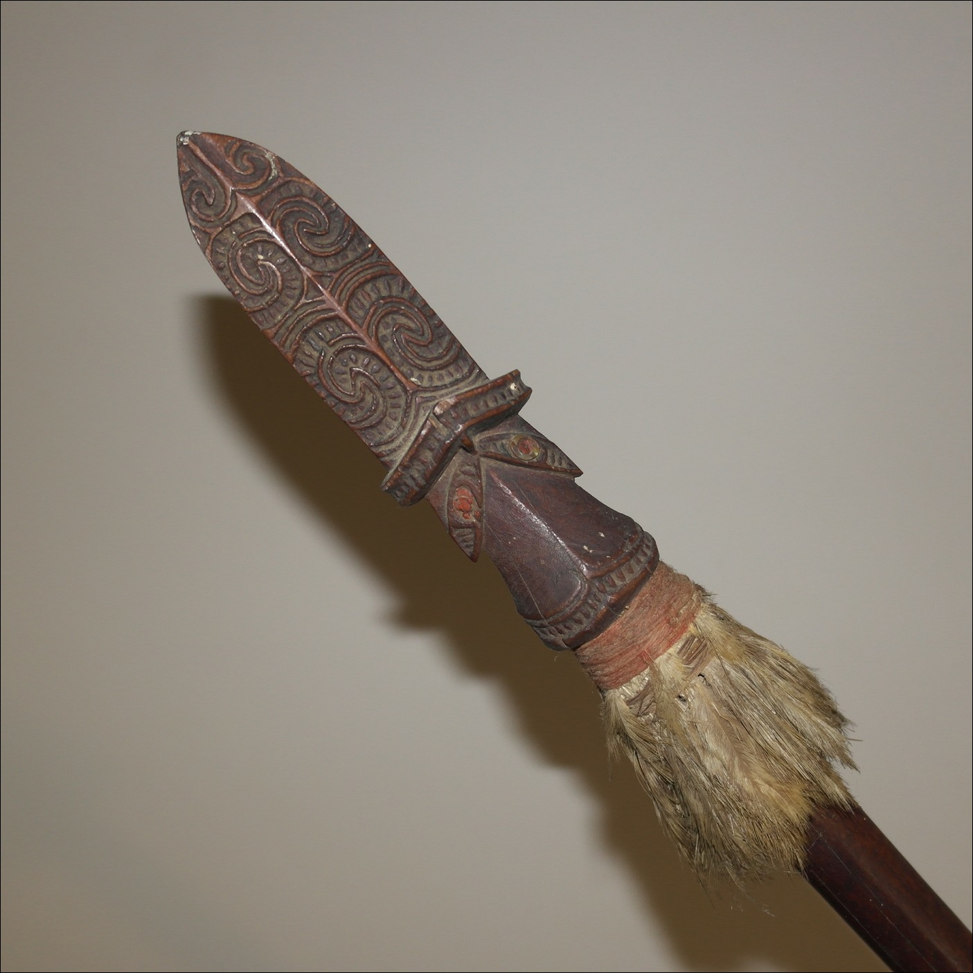 19th century Maori taiaha, Maori antique, Maori artifact, 19th century maori carving, 19th century Maori antique, 19th century Maori artifact, polynesian tribal art antiques and weapons gallery, oceanic tribal art antiques and weapons gallery, ethnographic tribal art antiques and weapons gallery, 19ème siècle Maoris massue de guerre, looking to buy tribal antiques art and weapons, buying Maori antiques, buying Maori clubs, artifacts and weapons, buying Maori antiques, buying Maori clubs and artifacts