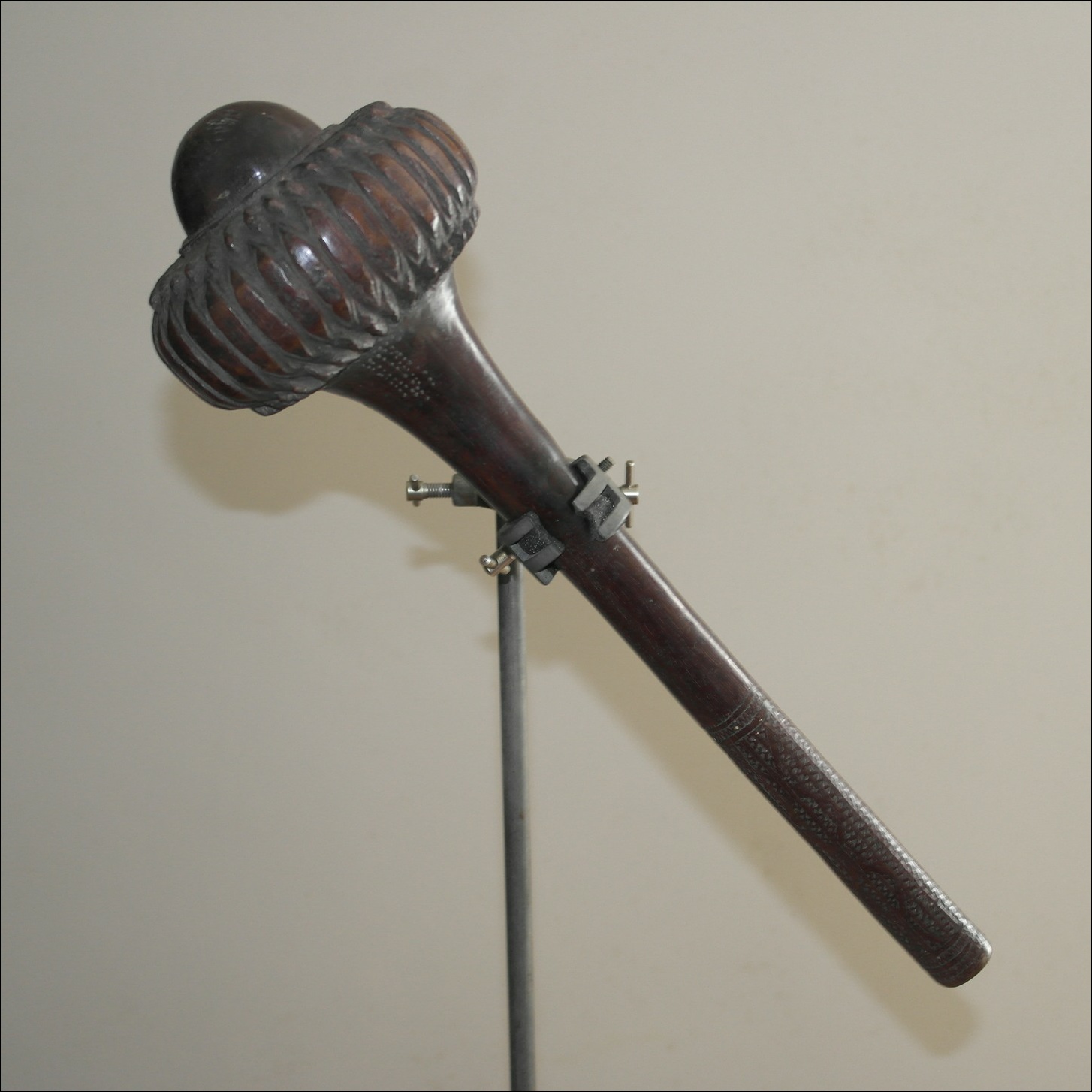 19th century Fijian ula throwing club, 19th century Fijian antique, 19th century Fijian club, 19th century Fijian war club, Fijian weapon, Fijian artifact, Polynesian tribal art antiques and weapons gallery, Oceanic tribal art antiques and weapons gallery, ethnographic tribal art antiques and weapons gallery, 19ème siècle Fidji massue de guerre, looking to buy Fijian tribal antiques art and weapons, buying Fijian antiques, buying Fijian clubs artifacts and weapons, buying Fijian antiques