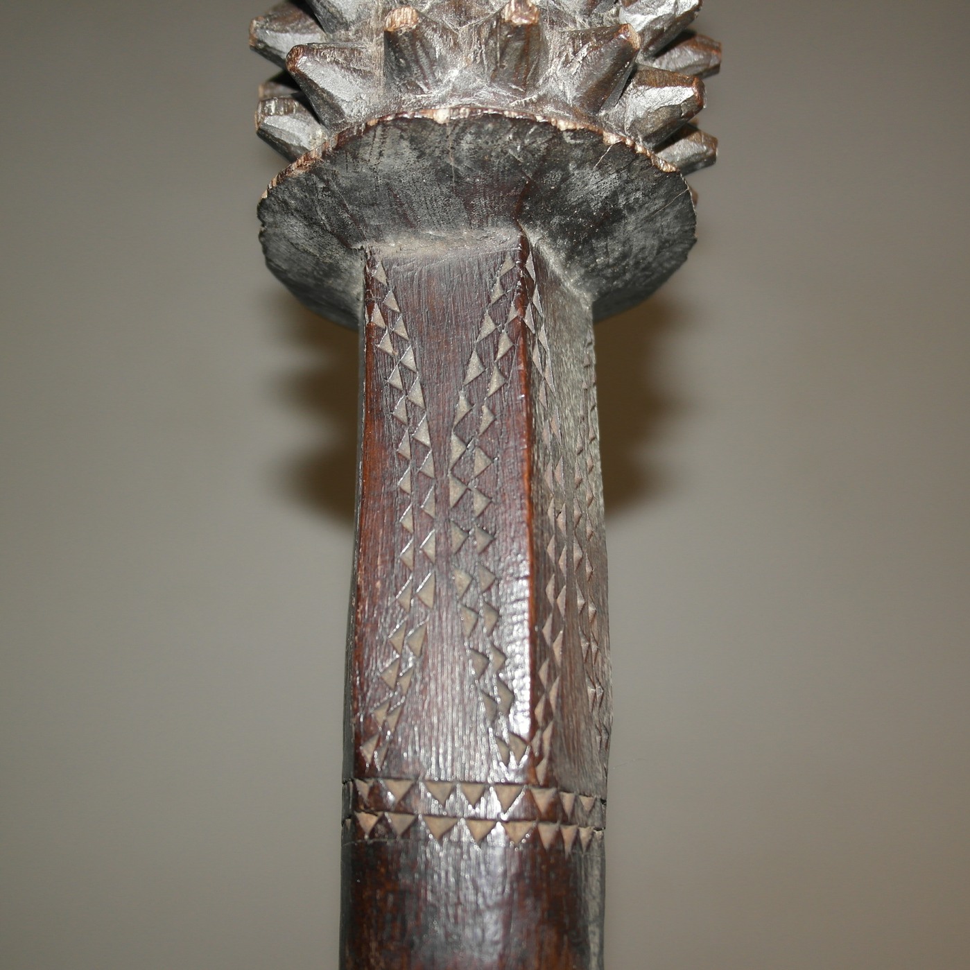 19th century Samoan Fa'alaufa'i club, 19th century Polynesian art and weapons, Ethnographic antiques, artifacts and weapons, 19th century Samoan war club, 19th century Samoan and Tongan art antiques and weapons, Tongan and Samoan antique, Tongan and Samoan artifact, 19th century Tongan and Samoan artifact, Polynesian tribal art antiques and weapons gallery, Oceanic tribal art antiques and weapons gallery, ethnographic tribal art antiques and weapons gallery, 19ème siècle Samoan massue de guerre, looking to buy Tongan and Samoan tribal antiques art and weapons, buying Tongan and Samoan antiques, buying Tongan and Samoan clubs artifacts and weapons, buying Tongan and Samoan antiques