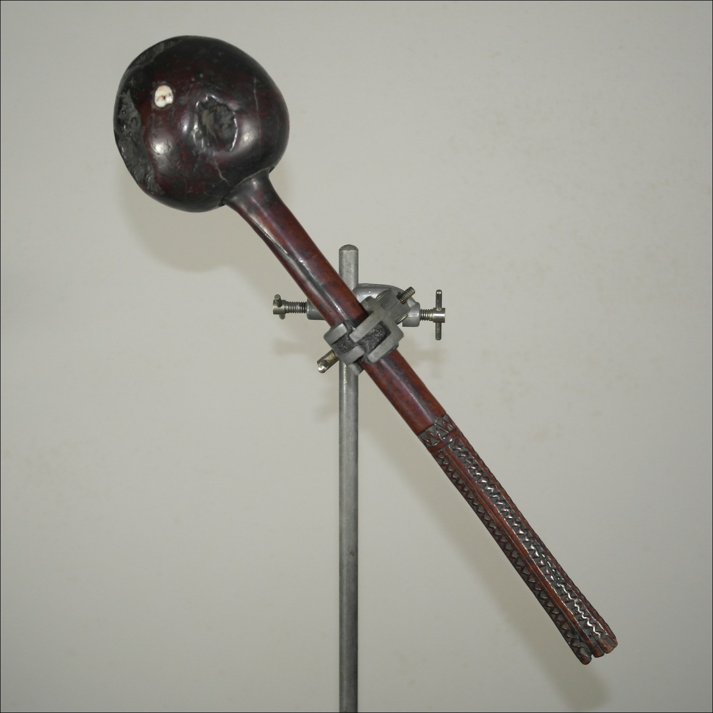 19th century Fijian ula throwing club, 19th century Fijian antique, 19th century Fijian club, 19th century Fijian war club, Fijian weapon, Fijian artifact, Polynesian tribal art antiques and weapons gallery, Oceanic tribal art antiques and weapons gallery, ethnographic tribal art antiques and weapons gallery, 19ème siècle Fidji massue de guerre, looking to buy Fijian tribal antiques art and weapons, buying Fijian antiques, buying Fijian clubs artifacts and weapons, buying Fijian antiques