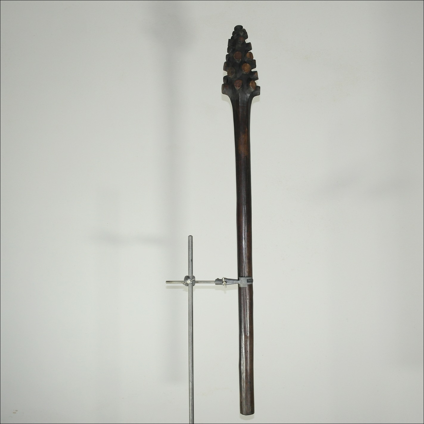 19th century Fijian vunikau club, Vunikau-bulibuli-sevaro, fijian vunikau, 19th century Fijian antique, 19th century Fijian club, 19th century Fijian war club, Fijian weapon, Fijian artifact, Polynesian tribal art antiques and weapons gallery, Oceanic tribal art antiques and weapons gallery, ethnographic tribal art antiques and weapons gallery, 19ème siècle Fidji massue de guerre, looking to buy Fijian tribal antiques art and weapons, buying Fijian antiques, buying Fijian clubs artifacts and weapons, buying Fijian antiques