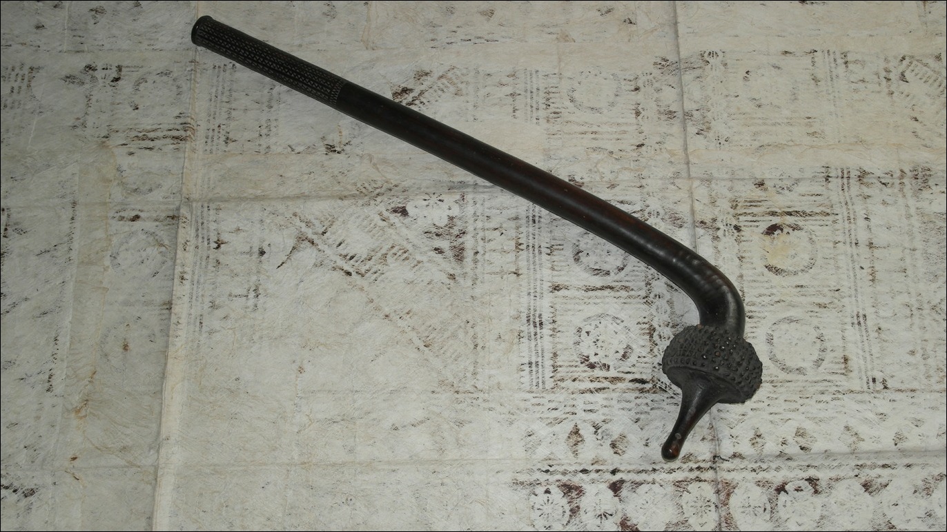 19th century Fijian totokia club, fijian weapon, beaked battle-hammer, beaked battle hammer, Fijian pineapple headed club, 19th century Fijian antique, 19th century Fijian club, 19th century Fijian war club, Fijian weapon, Fijian artifact, Polynesian tribal art antiques and weapons gallery, Oceanic tribal art antiques and weapons gallery, ethnographic tribal art antiques and weapons gallery, 19ème siècle Fidji massue de guerre, looking to buy Fijian tribal antiques art and weapons, buying Fijian antiques, buying Fijian clubs artifacts and weapons, buying Fijian antiques