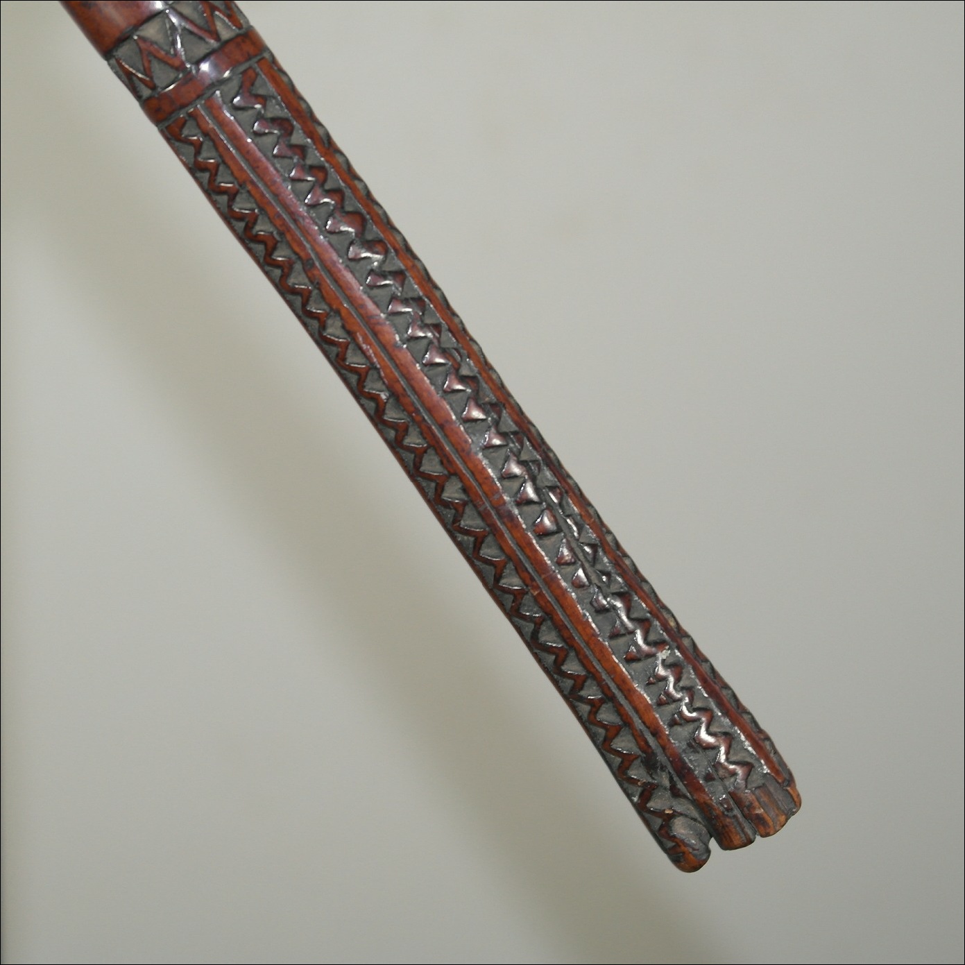 19th century Fijian ula throwing club, 19th century Fijian antique, 19th century Fijian club, 19th century Fijian war club, Fijian weapon, Fijian artifact, Polynesian tribal art antiques and weapons gallery, Oceanic tribal art antiques and weapons gallery, ethnographic tribal art antiques and weapons gallery, 19ème siècle Fidji massue de guerre, looking to buy Fijian tribal antiques art and weapons, buying Fijian antiques, buying Fijian clubs artifacts and weapons, buying Fijian antiques