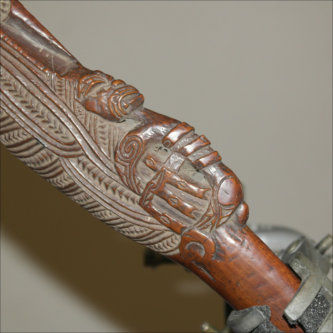 19th century maori wahaika hand club, 19th century Maori weapon, Maori antique club, Maori artifact, Polynesian weapons and antiques gallery, Oceanic art antiques and weapons, Maori war club, 19ème siècle Maoris massue de guerre, looking to buy tribal antiques art and weapons, buying Maori antiques, buying Maori clubs artifacts and weapons, buying Maori antiques, buying Maori clubs and artifacts