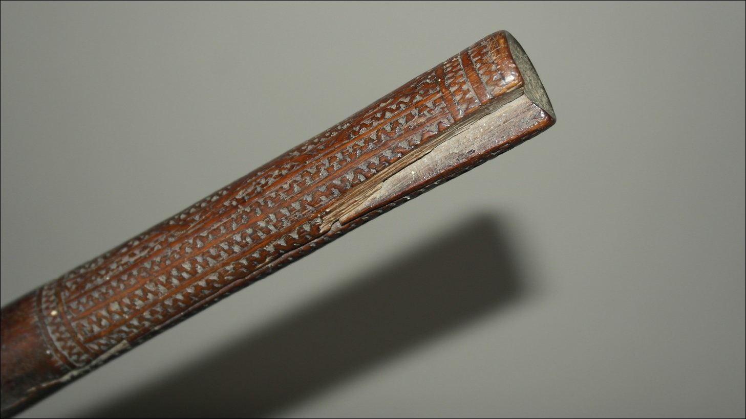 19th century Fijian ula throwing club, 19th century Fijian antique, 19th century Fijian club, 19th century Fijian war club, Fijian weapon, Fijian artifact, Polynesian tribal art antiques and weapons gallery, Oceanic tribal art antiques and weapons gallery, ethnographic tribal art antiques and weapons gallery, 19ème siècle Fidji massue de guerre, looking to buy Fijian tribal antiques art and weapons, buying Fijian antiques, buying Fijian clubs artifacts and weapons, buying Fijian antiques