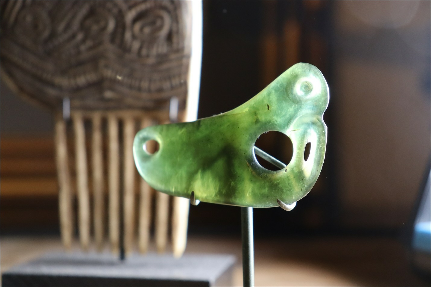 Maori greenstone kaka poria, Maori greenstone parrot ring, greenstone, antique maori pendant, nephrite, maori antique, maori antique, antique maori pounamu pendant, maori artifact, greenstone pekapeka, 19th century maori tiki, hei tiki, antuque maori, maori artifact, maori club, polynesian tribal art antiques and weapons gallery, oceanic tribal art antiques and weapons gallery, ethnographic tribal art antiques and weapons gallery, 19ème siècle Maoris massue de guerre, looking to buy tribal antiques art and weapons, buying Maori antiques, buying Maori clubs, artifacts and weapons, buying Maori antiques, buying Maori clubs and artifacts