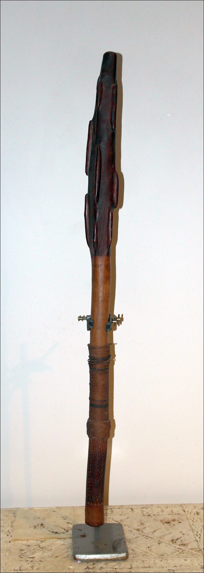 19th century Fijian vunikau club, Vunikau-bulibuli-sevaro, fijian vunikau, 19th century Fijian antique, 19th century Fijian club, 19th century Fijian war club, Fijian weapon, Fijian artifact, Polynesian tribal art antiques and weapons gallery, Oceanic tribal art antiques and weapons gallery, ethnographic tribal art antiques and weapons gallery, 19ème siècle Fidji massue de guerre, looking to buy Fijian tribal antiques art and weapons, buying Fijian antiques, buying Fijian clubs artifacts and weapons, buying Fijian antiques