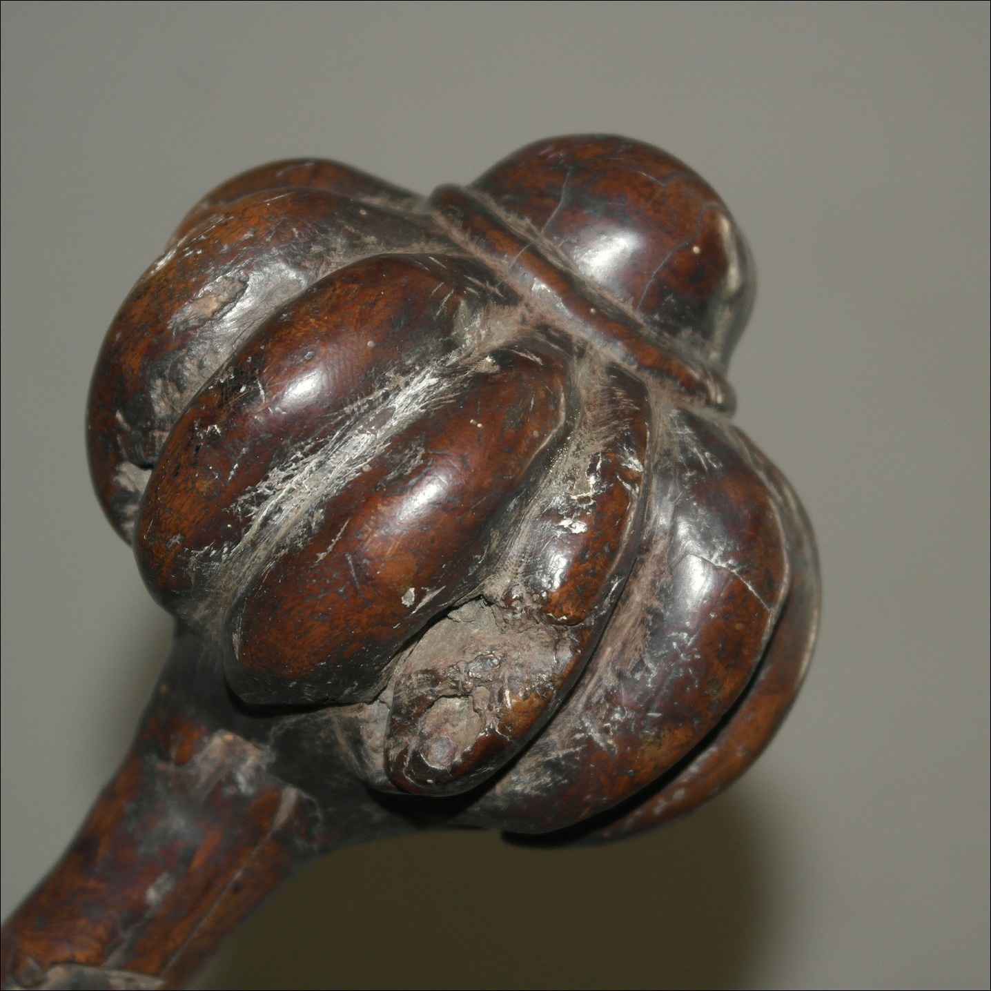 19th century Fijian ula throwing club, 19th century Fijian antique, 19th century Fijian club, 19th century Fijian war club, Fijian weapon, Fijian artifact, Polynesian tribal art antiques and weapons gallery, Oceanic tribal art antiques and weapons gallery, ethnographic tribal art antiques and weapons gallery, 19ème siècle Fidji massue de guerre, looking to buy Fijian tribal antiques art and weapons, buying Fijian antiques, buying Fijian clubs artifacts and weapons, buying Fijian antiques