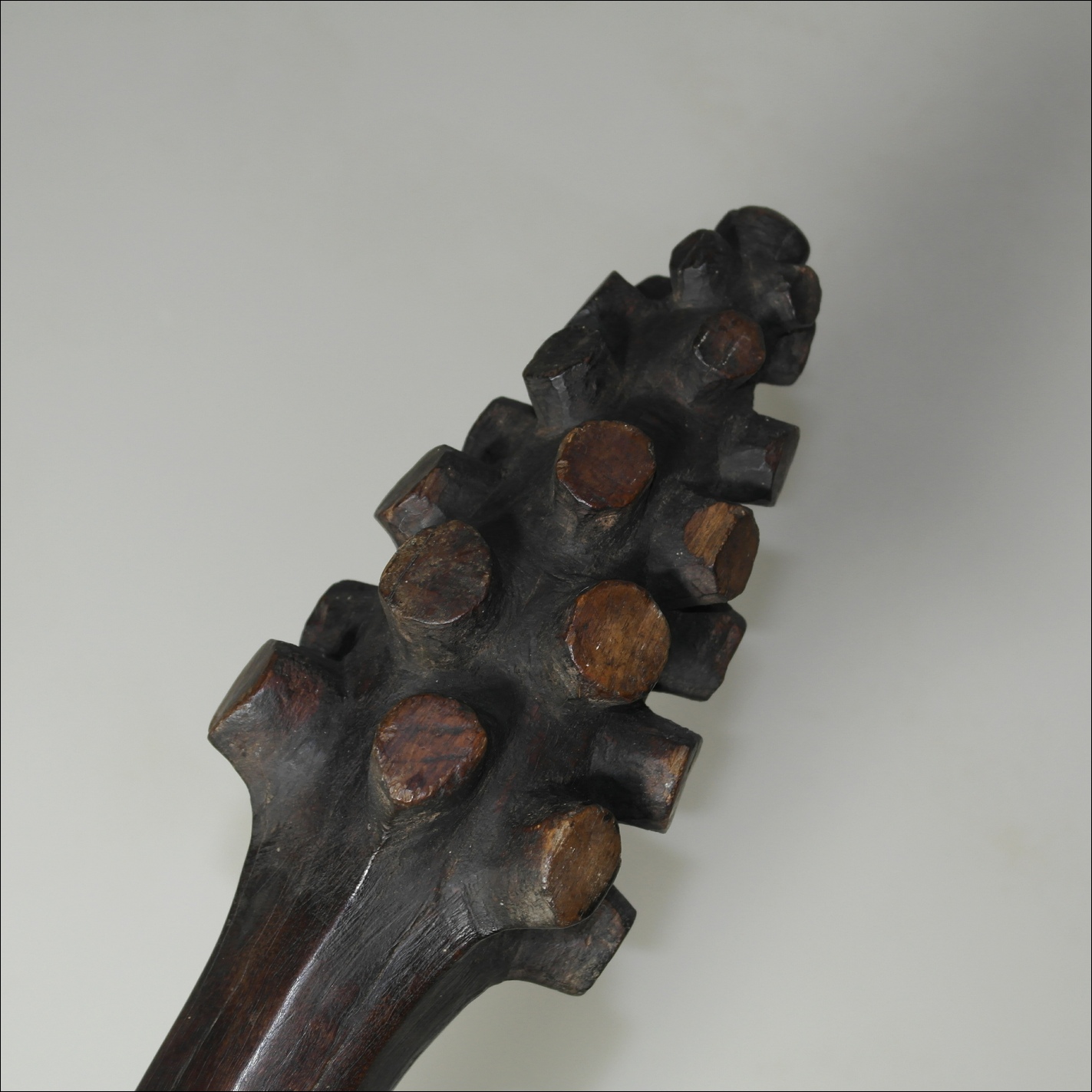 19th century Fijian vunikau club, Vunikau-bulibuli-sevaro, fijian vunikau, 19th century Fijian antique, 19th century Fijian club, 19th century Fijian war club, Fijian weapon, Fijian artifact, Polynesian tribal art antiques and weapons gallery, Oceanic tribal art antiques and weapons gallery, ethnographic tribal art antiques and weapons gallery, 19ème siècle Fidji massue de guerre, looking to buy Fijian tribal antiques art and weapons, buying Fijian antiques, buying Fijian clubs artifacts and weapons, buying Fijian antiques