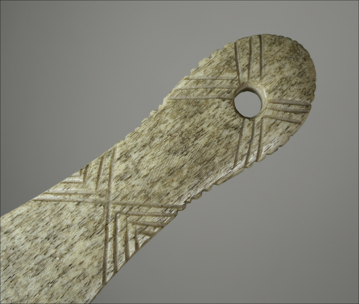 19th century Maori whalebone patu paraoa, 19th century Maori hand club patu, Maori whalebone club, Maori weapon, antique Maori whalebone patu paraoa, Maori artifact, Maori war club, antique Maori club, Oceanic tribal art antiques and weapons gallery, Polynesian tribal art antiques and weapons gallery, ethnographic tribal art antiques and weapons gallery, Maori war club, 19ème siècle Maoris massue de guerre, looking to buy tribal antiques art and weapons, buying Maori antiques, buying Maori clubs and artifacts