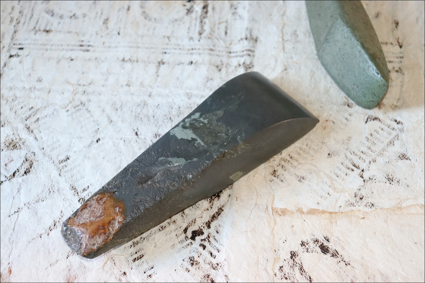 19th century toki adze, Maori antique, Maori artifact, 19th century maori carving, 19th century Maori antique, 19th century Maori artifact, polynesian tribal art antiques and weapons gallery, oceanic tribal art antiques and weapons gallery, ethnographic tribal art antiques and weapons gallery, 19ème siècle Maoris massue de guerre, looking to buy tribal antiques art and weapons, buying Maori antiques, buying Maori clubs, artifacts and weapons, buying Maori antiques, buying Maori clubs and artifacts, selling Maori antiques, selling Maori clubs and artifacts