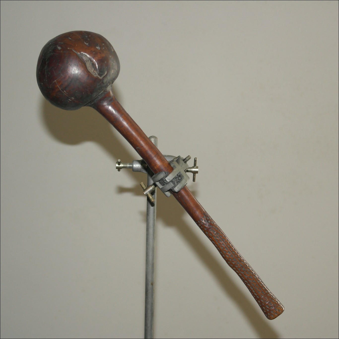 19th century Fijian ula throwing club, 19th century Fijian antique, 19th century Fijian hand club patu, 19th century Fijian war club, Fijian weapon, Fijian artifact, Polynesian tribal art antiques and weapons gallery, Oceanic tribal art antiques and weapons gallery, ethnographic tribal art antiques and weapons gallery, 19ème siècle Fidji massue de guerre, looking to buy Fijian tribal antiques art and weapons, buying Fijian antiques, buying Fijian clubs artifacts and weapons, buying Fijian antiques