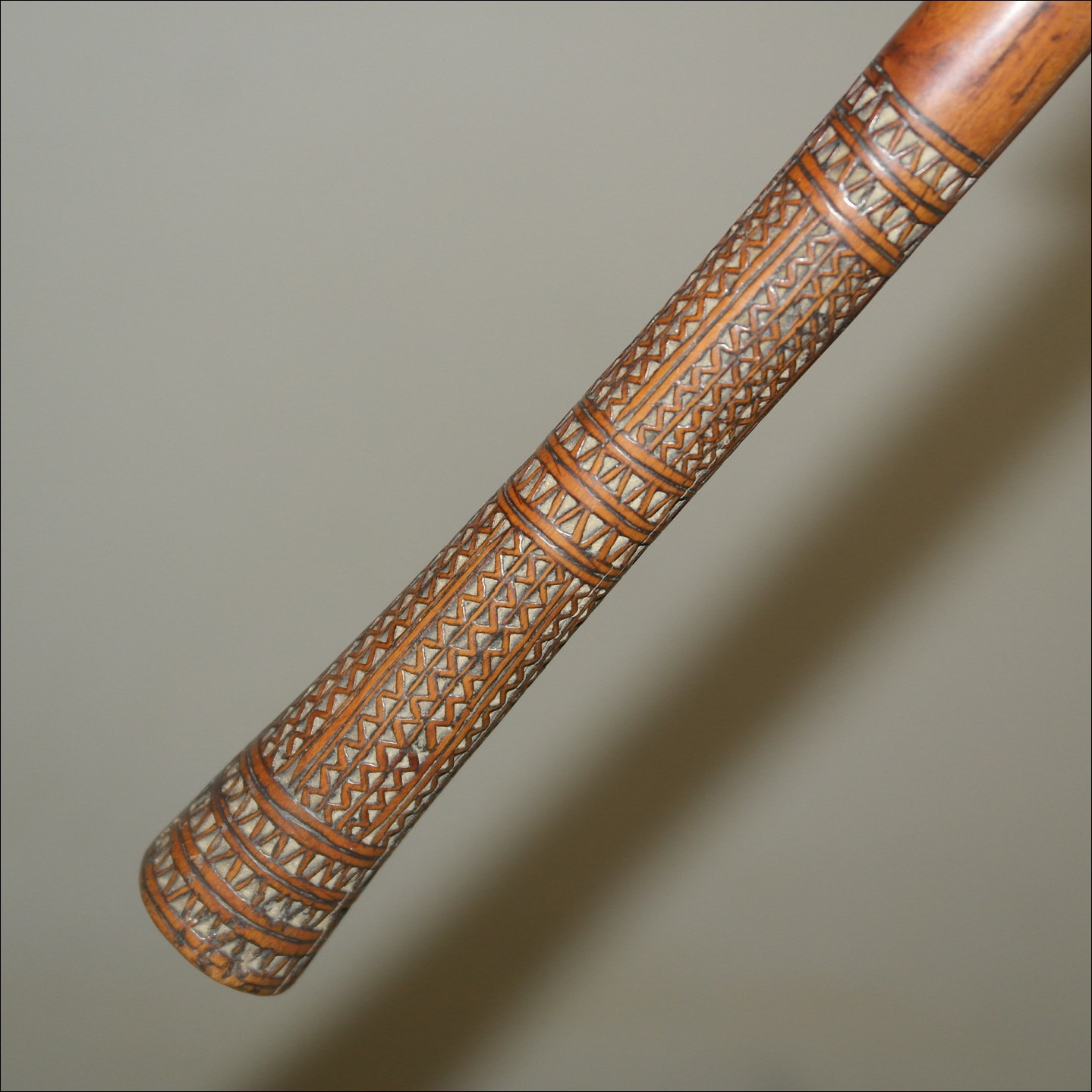 19th century Fijian ula throwing club, 19th century Fijian antique, 19th century Fijian club, 19th century Fijian war club, Fijian weapon, Fijian artifact, Polynesian tribal art antiques and weapons gallery, Oceanic tribal art antiques and weapons gallery, ethnographic tribal art antiques and weapons gallery, 19ème siècle Fidji massue de guerre, looking to buy Fijian tribal antiques art and weapons, buying Fijian antiques, buying Fijian clubs artifacts and weapons, buying Fijian antiques