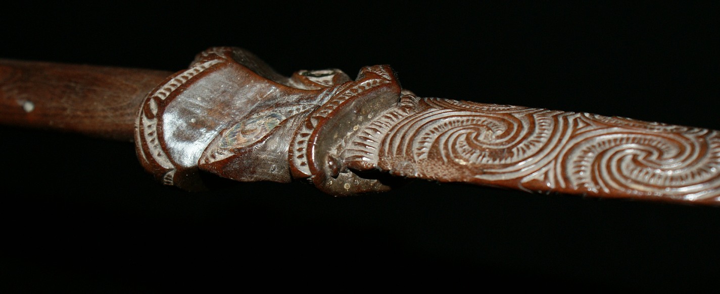 19th century Maori taiaha, Maori weapon, antique taiaha, antique Maori, Maori artifact, Maori club, 19th century Maori war club, Oceanic tribal art antiques and weapons gallery, Polynesian tribal art antiques and weapons gallery, Maori ethnographic tribal art antiques and weapons gallery, 19ème siècle Maoris massue de guerre, looking to buy tribal antiques art and weapons, buying Maori antiques, buying Maori clubs, artifacts and weapons, buying Maori antiques, buying Maori clubs and artifacts, H.F. North collection, Ex Sotheby's 2005.
