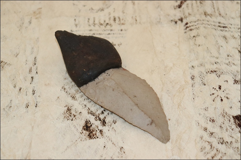 Aboriginal stone bladed knife Leilira, Aboriginal artifact, 19th century Aboriginal artifact, antique aboriginal