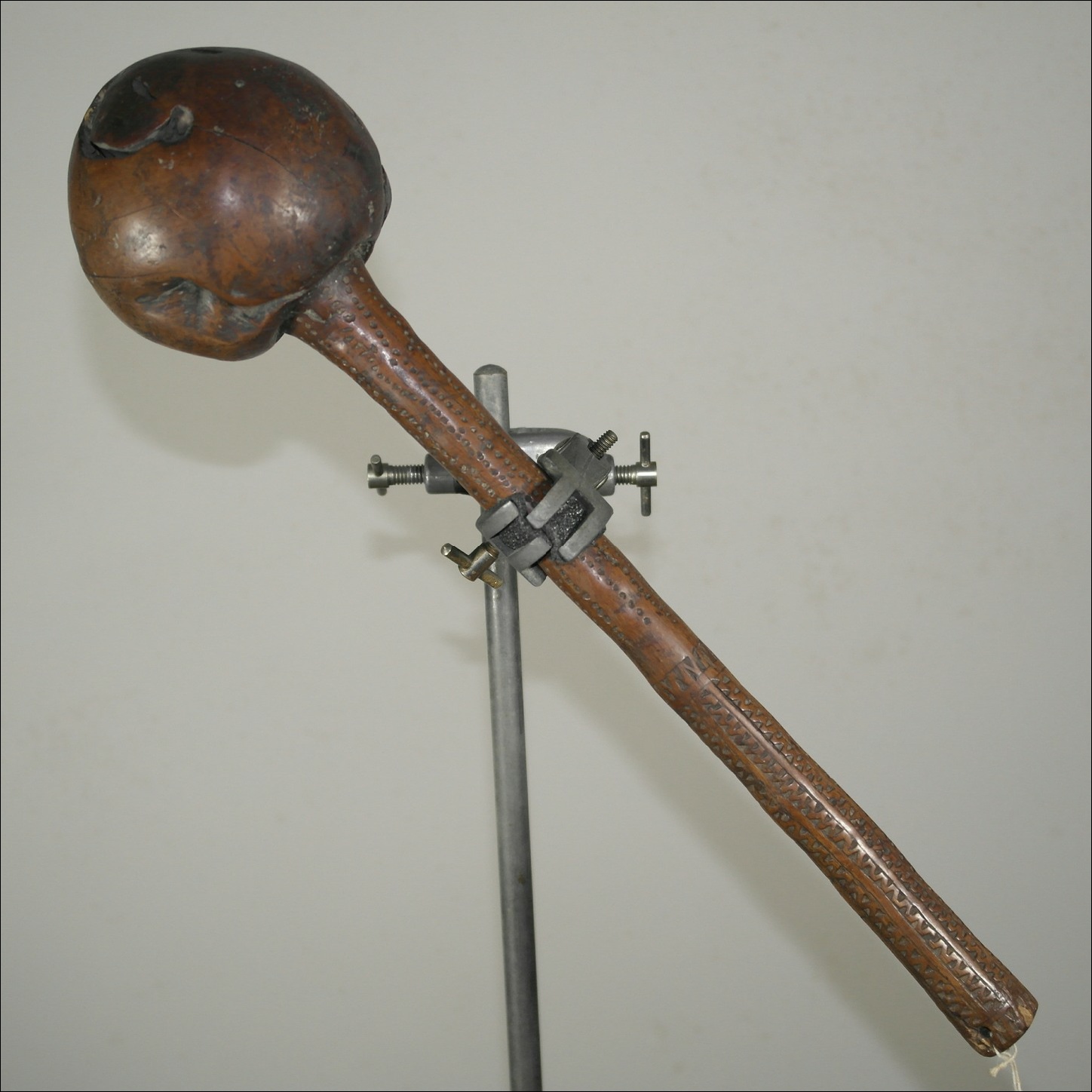19th century Fijian ula throwing club, 19th century Fijian antique, 19th century Fijian club, 19th century Fijian war club, Fijian weapon, Fijian artifact, Polynesian tribal art antiques and weapons gallery, Oceanic tribal art antiques and weapons gallery, ethnographic tribal art antiques and weapons gallery, 19ème siècle Fidji massue de guerre, looking to buy Fijian tribal antiques art and weapons, buying Fijian antiques, buying Fijian clubs artifacts and weapons, buying Fijian antiques