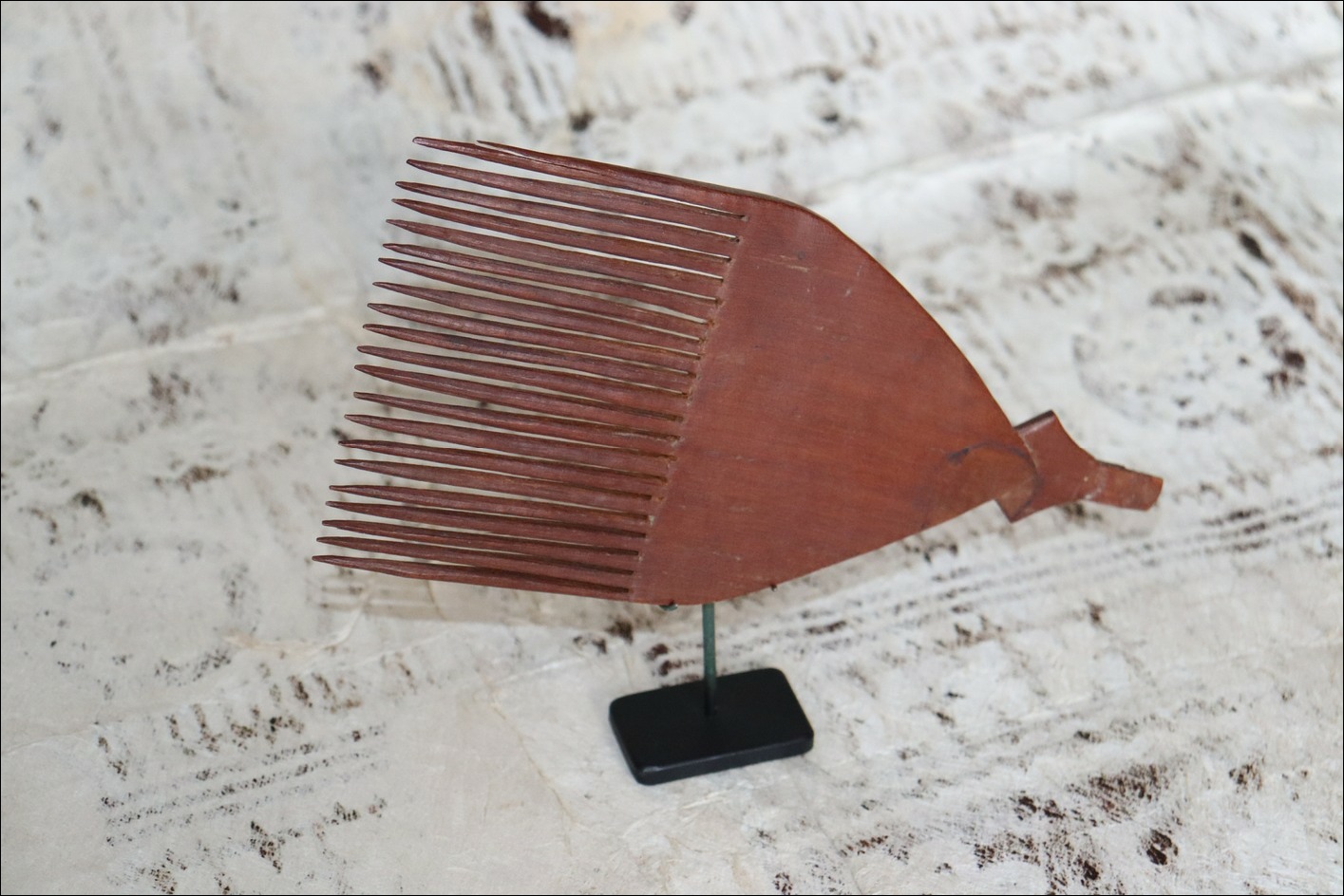 19th century Fijian comb, Fijian antique, Fijian artifact, 19th century fijian artifact, Polynesian tribal art antiques and weapons gallery, Oceanic tribal art antiques and weapons gallery, ethnographic tribal art antiques and weapons gallery, 19ème siècle Fidji massue de guerre, looking to buy Fijian tribal antiques art and weapons, buying Fijian antiques, buying Fijian clubs artifacts and weapons, buying Fijian antiques