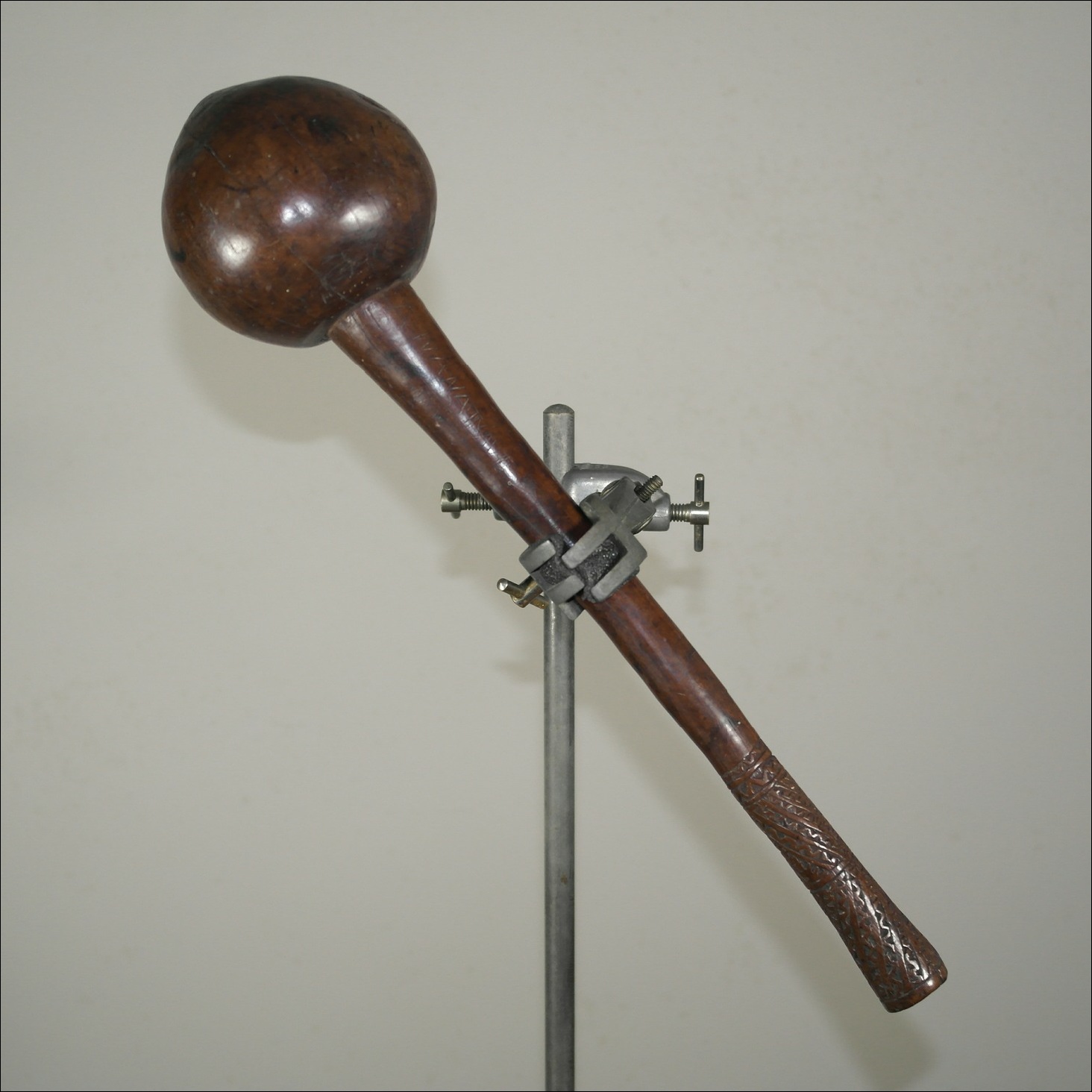 19th century Fijian ula throwing club, 19th century Fijian antique, 19th century Fijian club, 19th century Fijian war club, Fijian weapon, Fijian artifact, Polynesian tribal art antiques and weapons gallery, Oceanic tribal art antiques and weapons gallery, ethnographic tribal art antiques and weapons gallery, 19ème siècle Fidji massue de guerre, looking to buy Fijian tribal antiques art and weapons, buying Fijian antiques, buying Fijian clubs artifacts and weapons, buying Fijian antiques