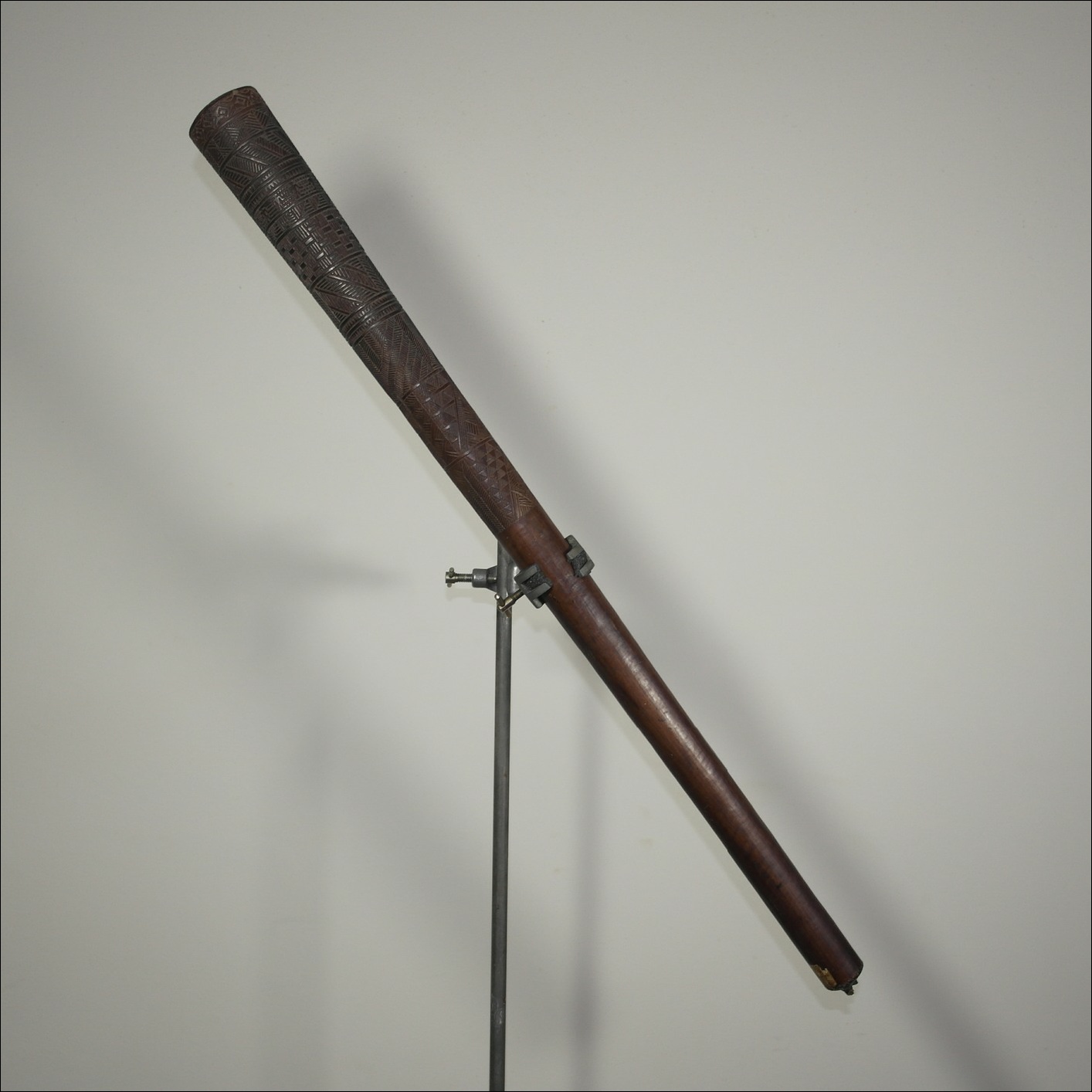 19th century Tongan club apa'apai, Akau tau club, 19th century Polynesian art and weapons, Ethnographic antiques, artifacts and weapons, 19th century Tongan war club, 19th century Tongan art antiques and weapons, Tongan antique, 19th century Tongan artifact, Polynesian tribal art antiques and weapons gallery, Oceanic tribal art antiques and weapons gallery, ethnographic tribal art antiques and weapons gallery, 19ème siècle Tongan massue de guerre, looking to buy Tongan and Samoan tribal antiques art and weapons, buying Tongan and Samoan antiques, buying Tongan and Samoan clubs artifacts and weapons, buying Tongan and Samoan antiques