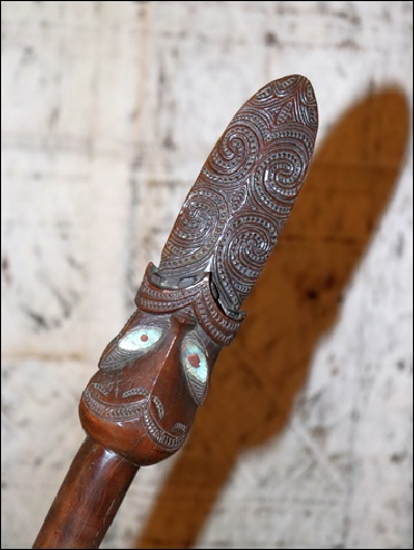 19th century Maori taiaha, Maori weapon, antique taiaha, antique Maori, Maori artifact, Maori club, 19th century Maori war club, Oceanic tribal art antiques and weapons gallery, Polynesian tribal art antiques and weapons gallery, Maori ethnographic tribal art antiques and weapons gallery, 19ème siècle Maoris massue de guerre, looking to buy tribal antiques art and weapons, buying Maori antiques, buying Maori clubs, artifacts and weapons, buying Maori antiques, buying Maori clubs and artifacts