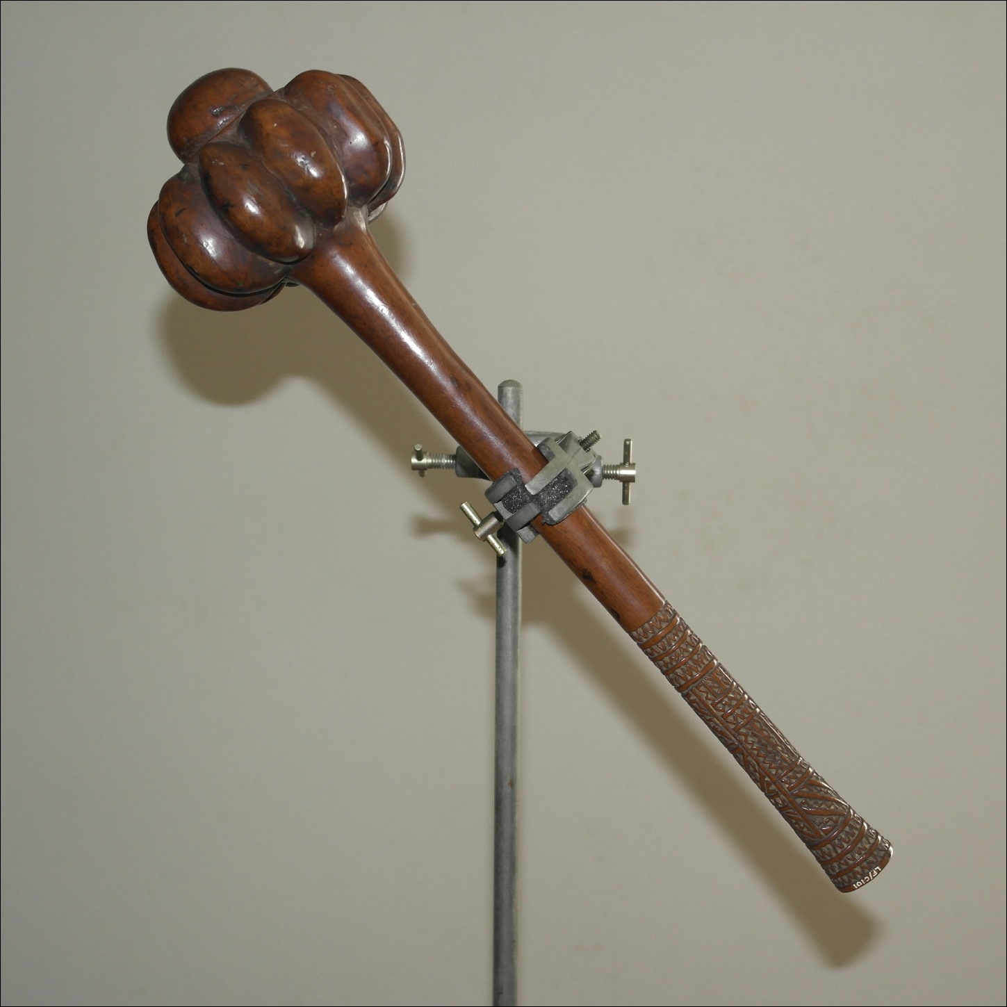 19th century Fijian ula throwing club, 19th century Fijian antique, 19th century Fijian club, 19th century Fijian war club, Fijian weapon, Fijian artifact, Polynesian tribal art antiques and weapons gallery, Oceanic tribal art antiques and weapons gallery, ethnographic tribal art antiques and weapons gallery, 19ème siècle Fidji massue de guerre, looking to buy Fijian tribal antiques art and weapons, buying Fijian antiques, buying Fijian clubs artifacts and weapons, buying Fijian antiques
