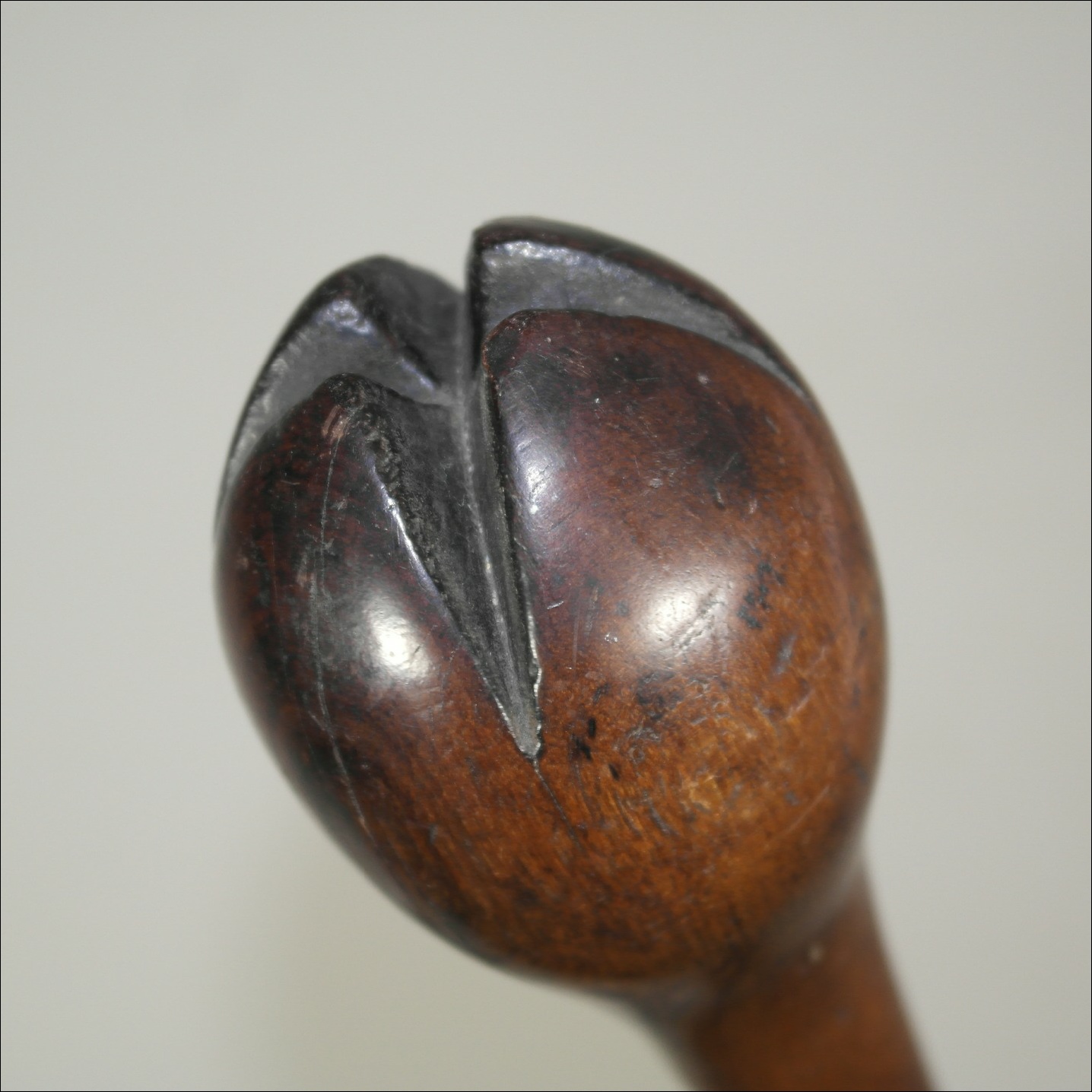 19th century Fijian ula throwing club, 19th century Fijian antique, 19th century Fijian club, 19th century Fijian war club, Fijian weapon, Fijian artifact, Polynesian tribal art antiques and weapons gallery, Oceanic tribal art antiques and weapons gallery, ethnographic tribal art antiques and weapons gallery, 19ème siècle Fidji massue de guerre, looking to buy Fijian tribal antiques art and weapons, buying Fijian antiques, buying Fijian clubs artifacts and weapons, buying Fijian antiques