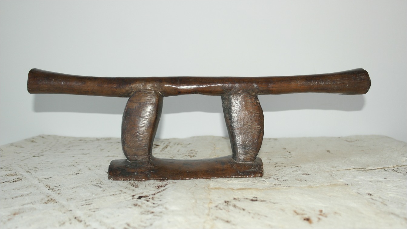 19th century Fijian kali headrest, Fijian antique, Fijian artifact, 19th century fijian artifact, Polynesian tribal art antiques and weapons gallery, Oceanic tribal art antiques and weapons gallery, ethnographic tribal art antiques and weapons gallery, 19ème siècle Fidji massue de guerre, looking to buy Fijian tribal antiques art and weapons, buying Fijian antiques, buying Fijian clubs artifacts and weapons, buying Fijian antiques