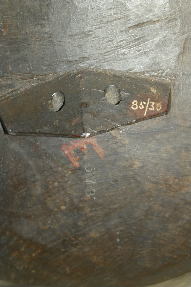 19th century Fijian kava bowl, Fijian ceremonial kava dish, Fijian antique, Fijian artifact, 19th century fijian artifact, Polynesian tribal art antiques and weapons gallery, Oceanic tribal art antiques and weapons gallery, ethnographic tribal art antiques and weapons gallery, 19ème siècle Fidji massue de guerre, looking to buy Fijian tribal antiques art and weapons, buying Fijian antiques, buying Fijian clubs artifacts and weapons, buying Fijian antiques