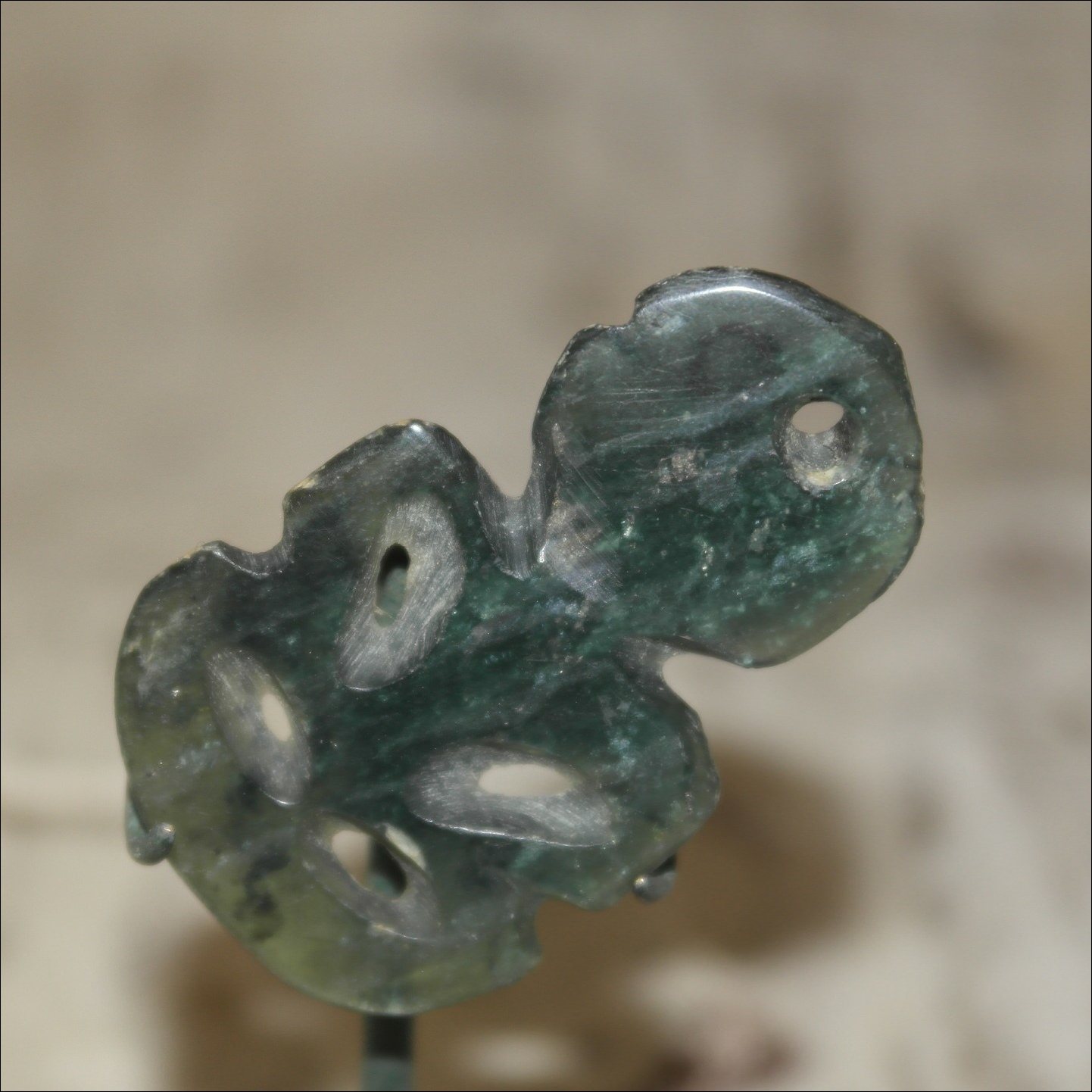 19th century Maori greenstone tiki, greenstone, antique maori pendant, nephrite, maori antique, maori antique, antique maori pounamu pendant, maori artifact, greenstone pekapeka, 19th century maori tiki, hei tiki, antuque maori, maori artifact, maori club, polynesian tribal art antiques and weapons gallery, oceanic tribal art antiques and weapons gallery, ethnographic tribal art antiques and weapons gallery, 19ème siècle Maoris massue de guerre, looking to buy tribal antiques art and weapons, buying Maori antiques, buying Maori clubs, artifacts and weapons, buying Maori antiques, buying Maori clubs and artifacts