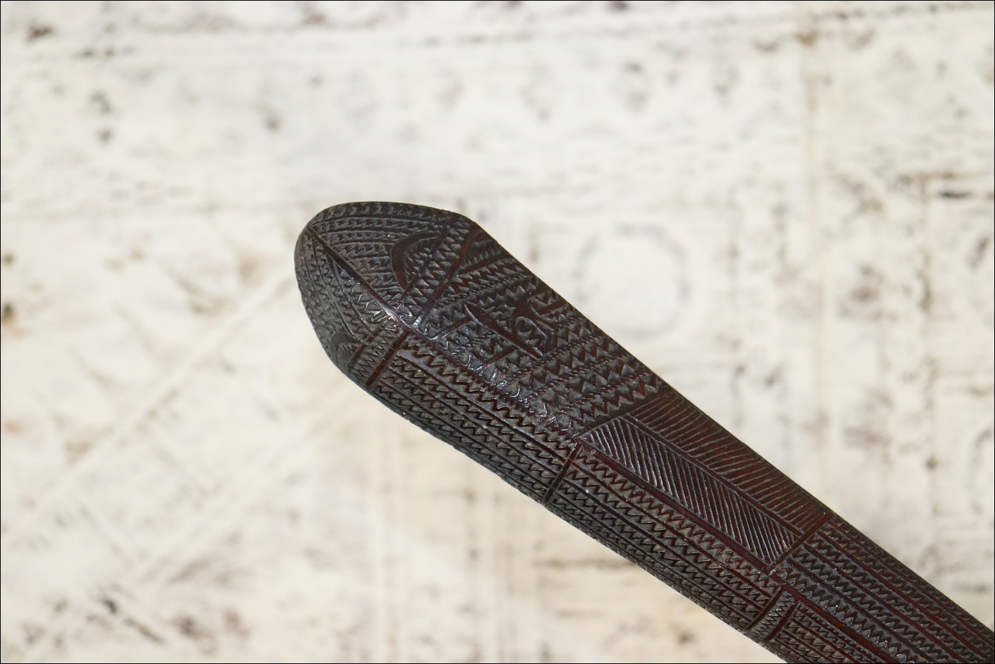 18th - 19th century Tongan club apa'apai, Akau tau club, 19th century Polynesian art and weapons, Ethnographic antiques, artifacts and weapons, 19th century Tongan war club, 19th century Tongan art antiques and weapons, Tongan antique, 19th century Tongan artifact, Polynesian tribal art antiques and weapons gallery, Oceanic tribal art antiques and weapons gallery, ethnographic tribal art antiques and weapons gallery, 19ème siècle Tongan massue de guerre, looking to buy Tongan and Samoan tribal antiques art and weapons, buying Tongan and Samoan antiques, buying Tongan and Samoan clubs artifacts and weapons, buying Tongan and Samoan antiques